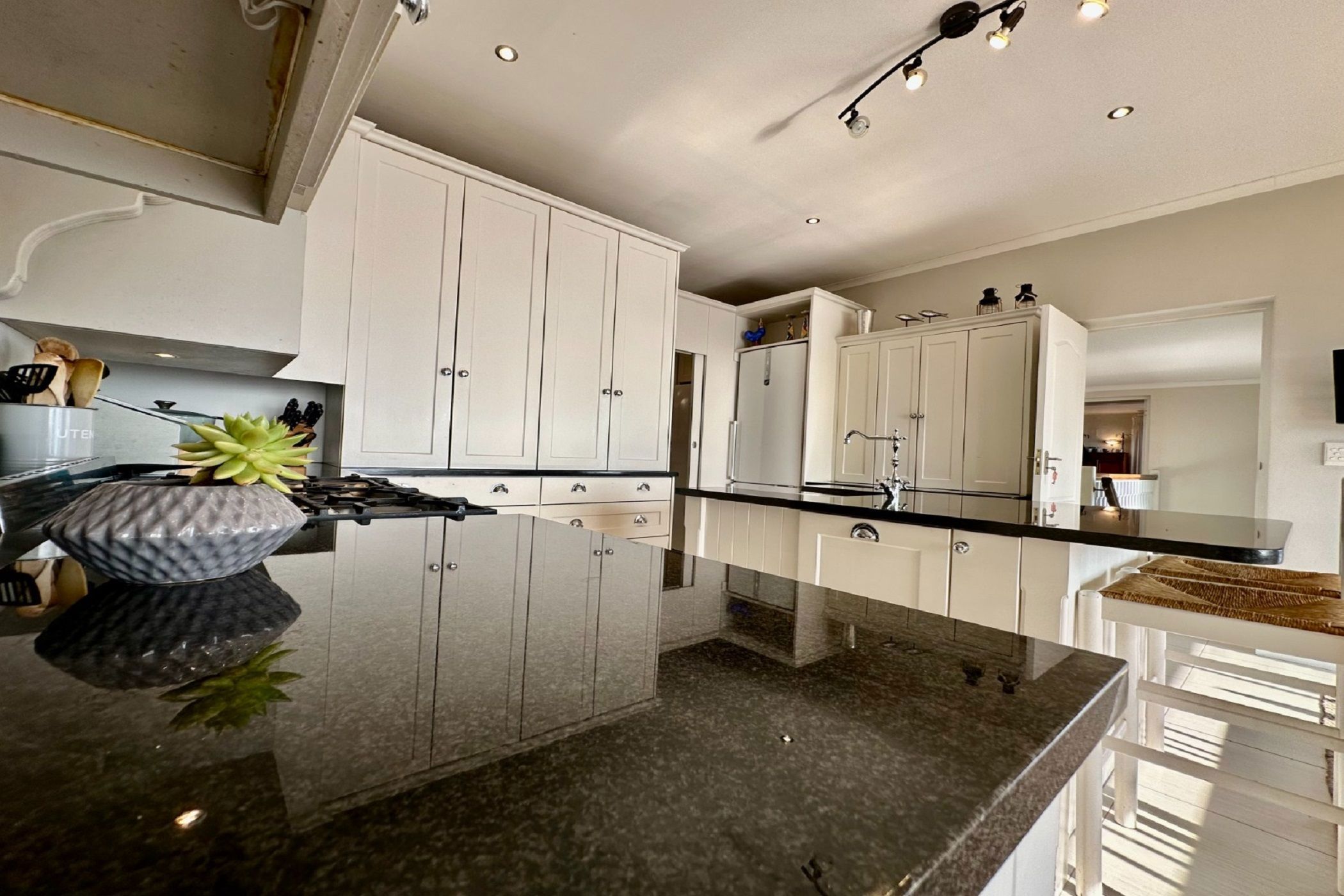 4 Bedroom House For Sale Murdock Valley (Simons Town) SIM1629977