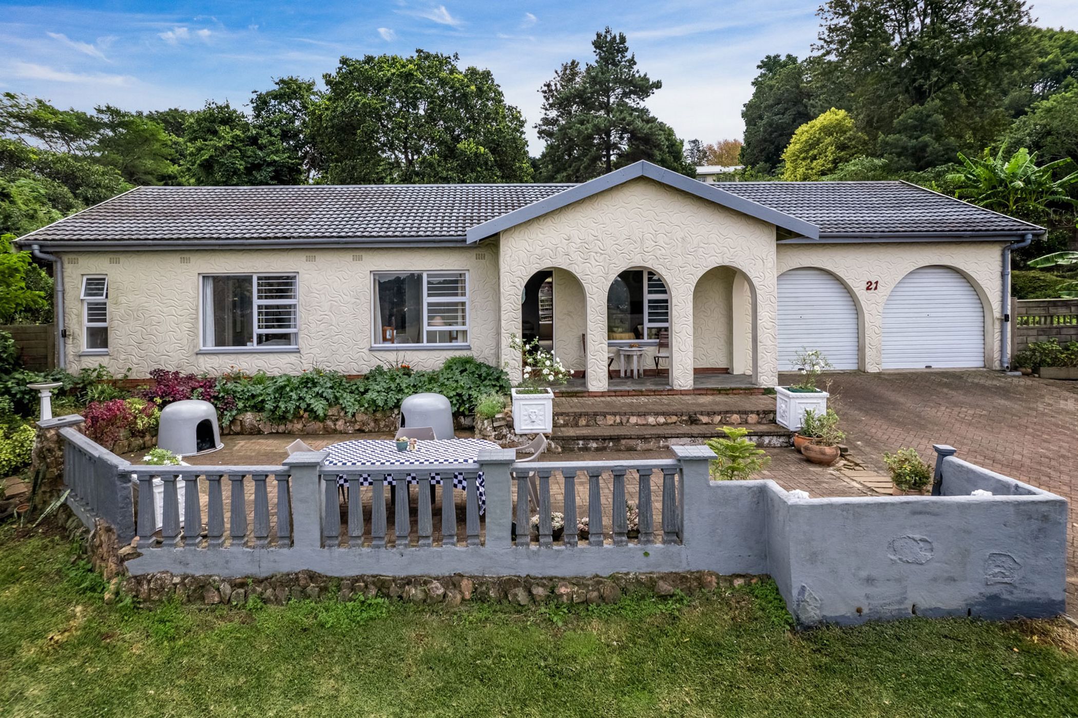 3 Bedroom House For Sale West Riding (Hillcrest) 1KF1628054 Pam