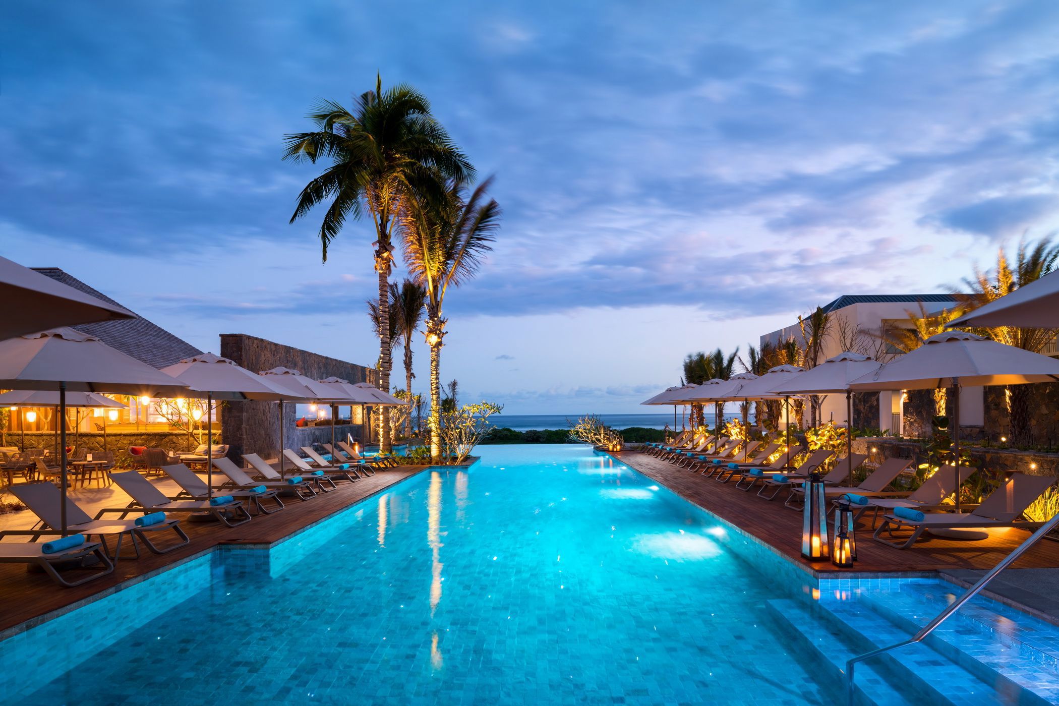 4 bedroom beachfront villa for sale in Mahebourg (Mauritius)