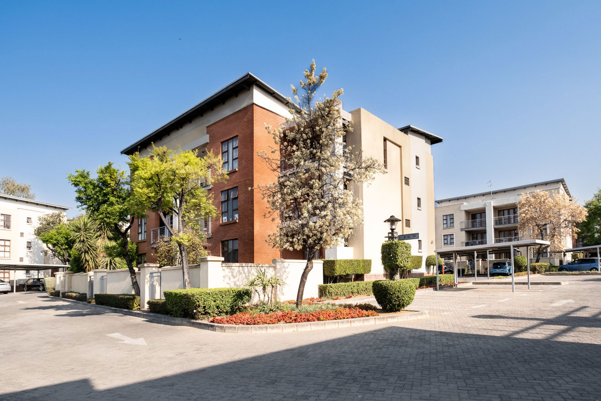 1 Bedroom Apartment For Sale Bank Assisted Sale by Standard Bank