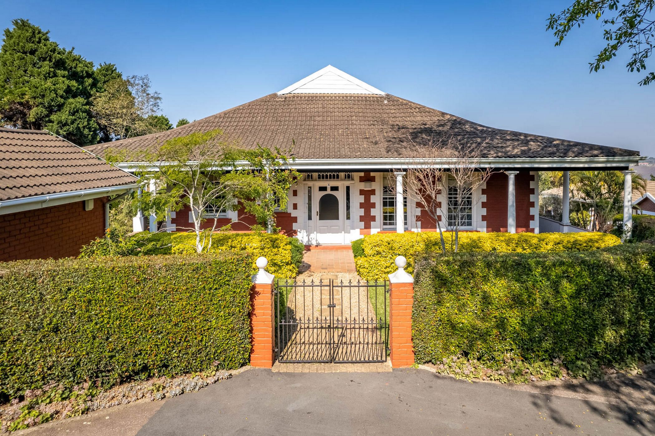 3 Bedroom Townhouse For Sale Gillitts 1KF1629056 Pam Golding