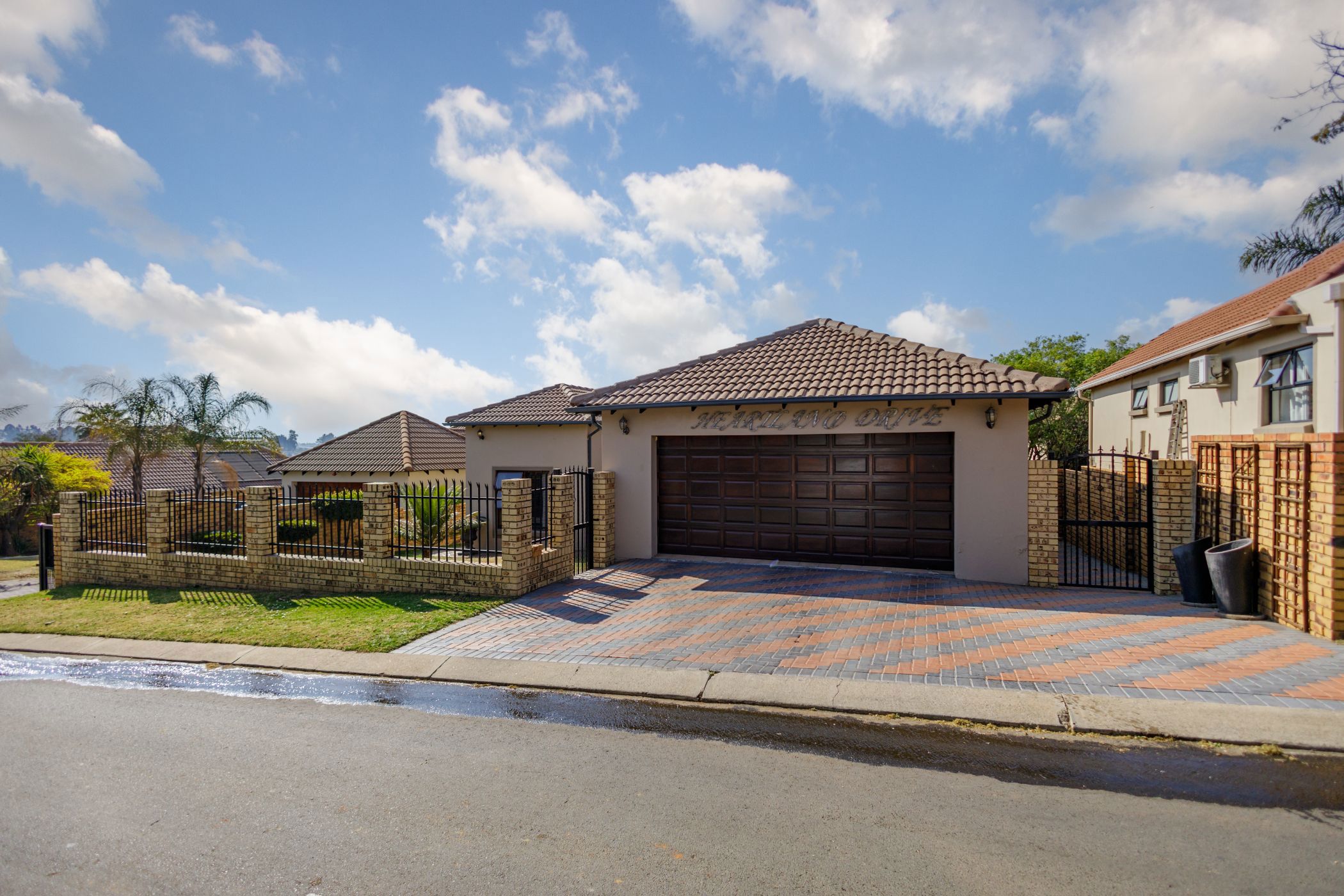 4 Bedroom House For Sale | Bank Assisted Sale By FNB | Greenstone Hill ...