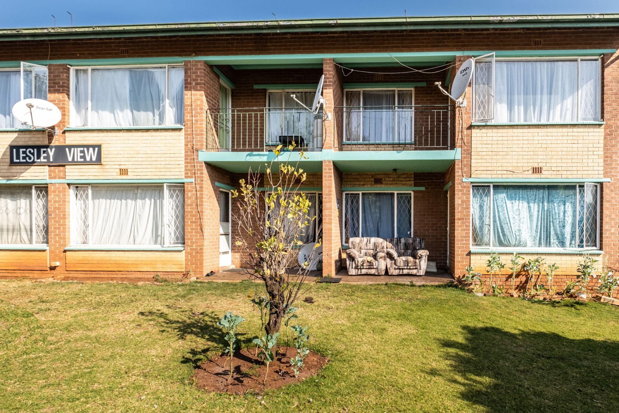 8 Bedroom Security Complex Home For Sale Windsor East RAN1629771