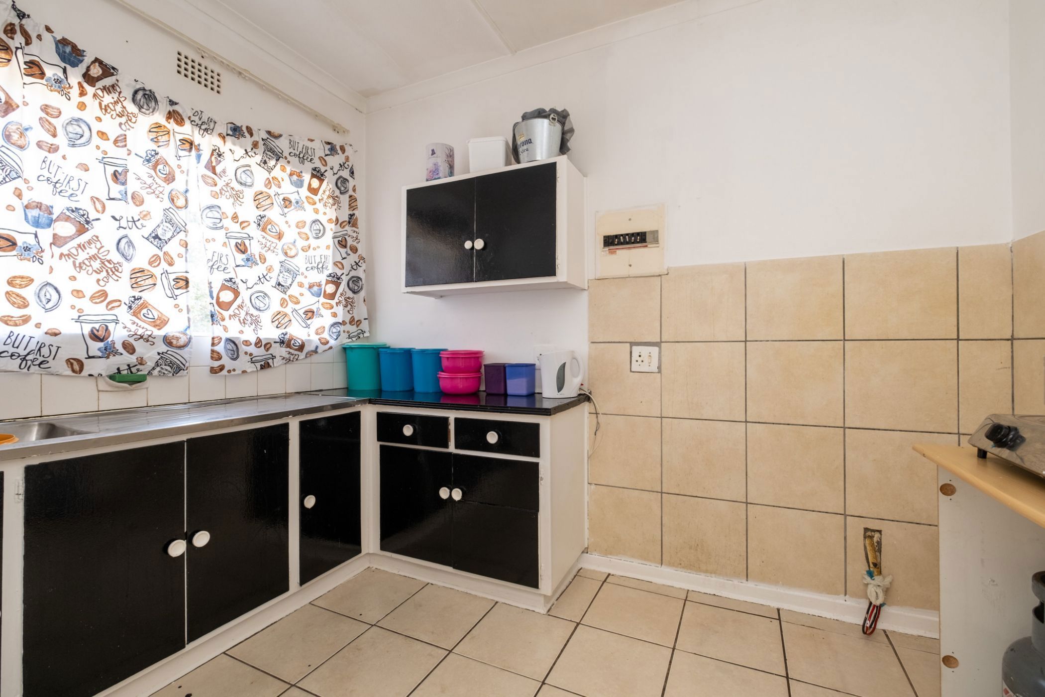 8 Bedroom Security Complex Home For Sale Windsor East RAN1629771