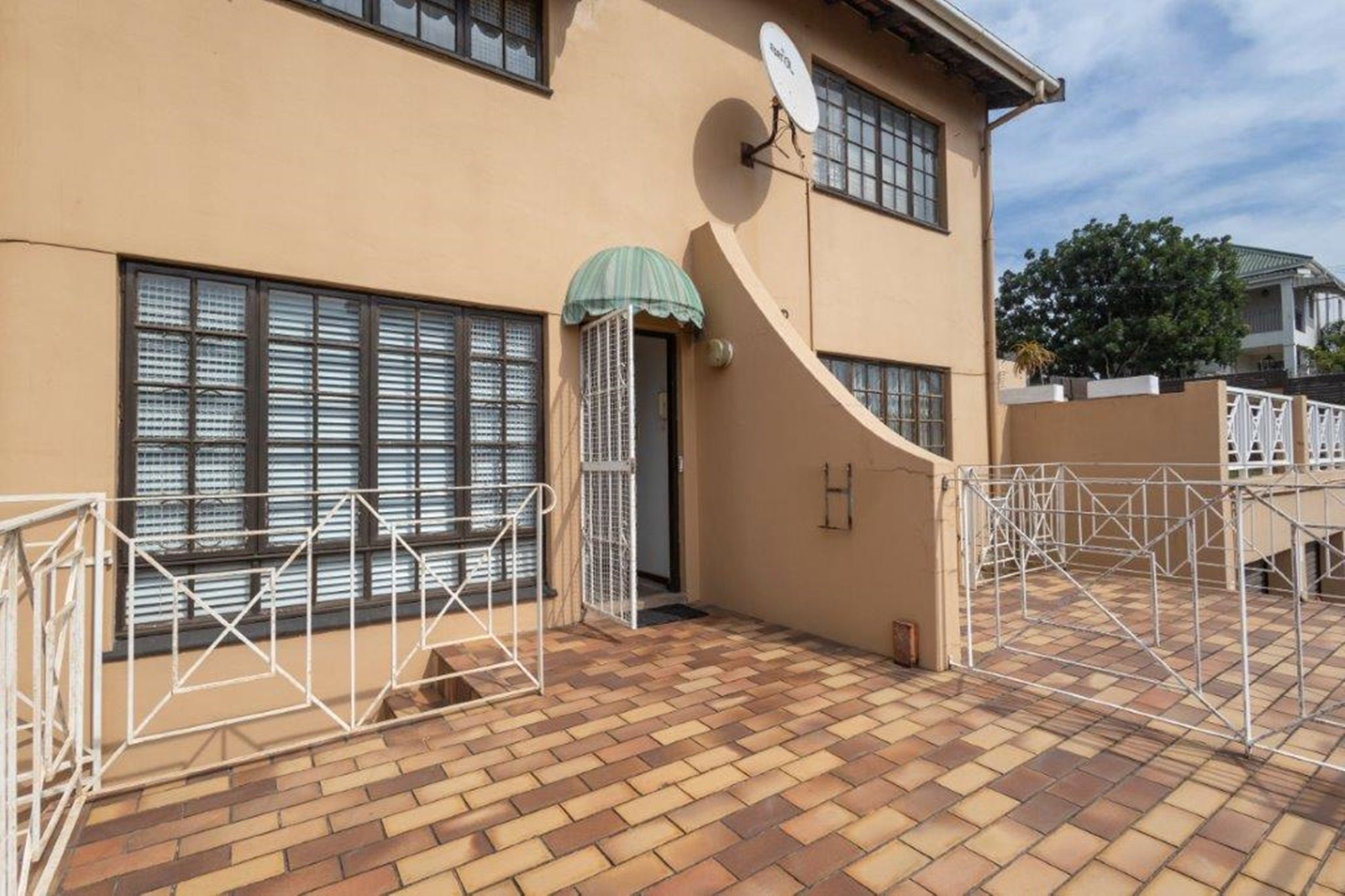 2 Bedroom Apartment For Sale Morningside (Durban) 1DA1629856 Pam