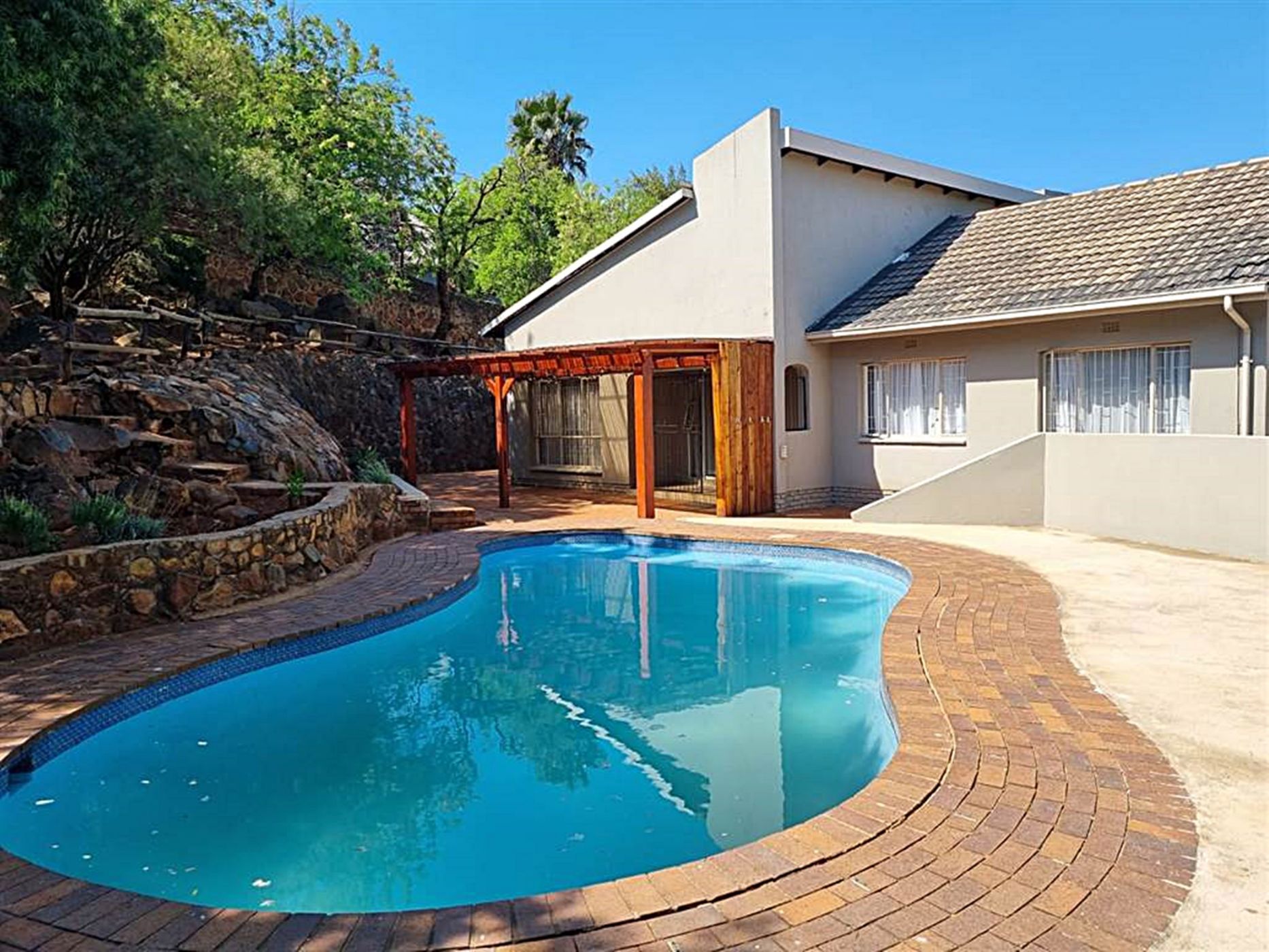 5 Bedroom House For Sale Mulbarton 1GV1630603 Pam Golding Properties