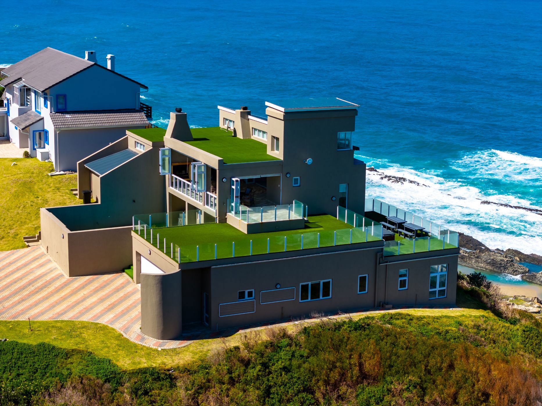 7 bedroom multi-storey house for sale in Eersterivierstrand
