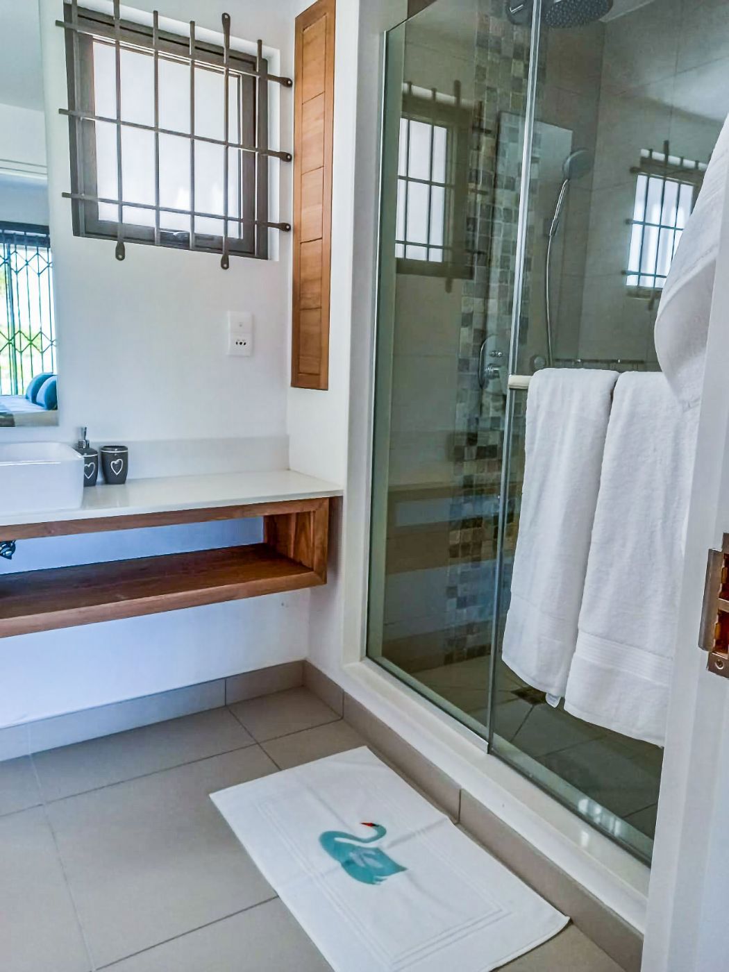 4 Bedroom Beachfront Villa For Sale Calodyne (Mauritius) MPR1630702 Pam Golding Properties