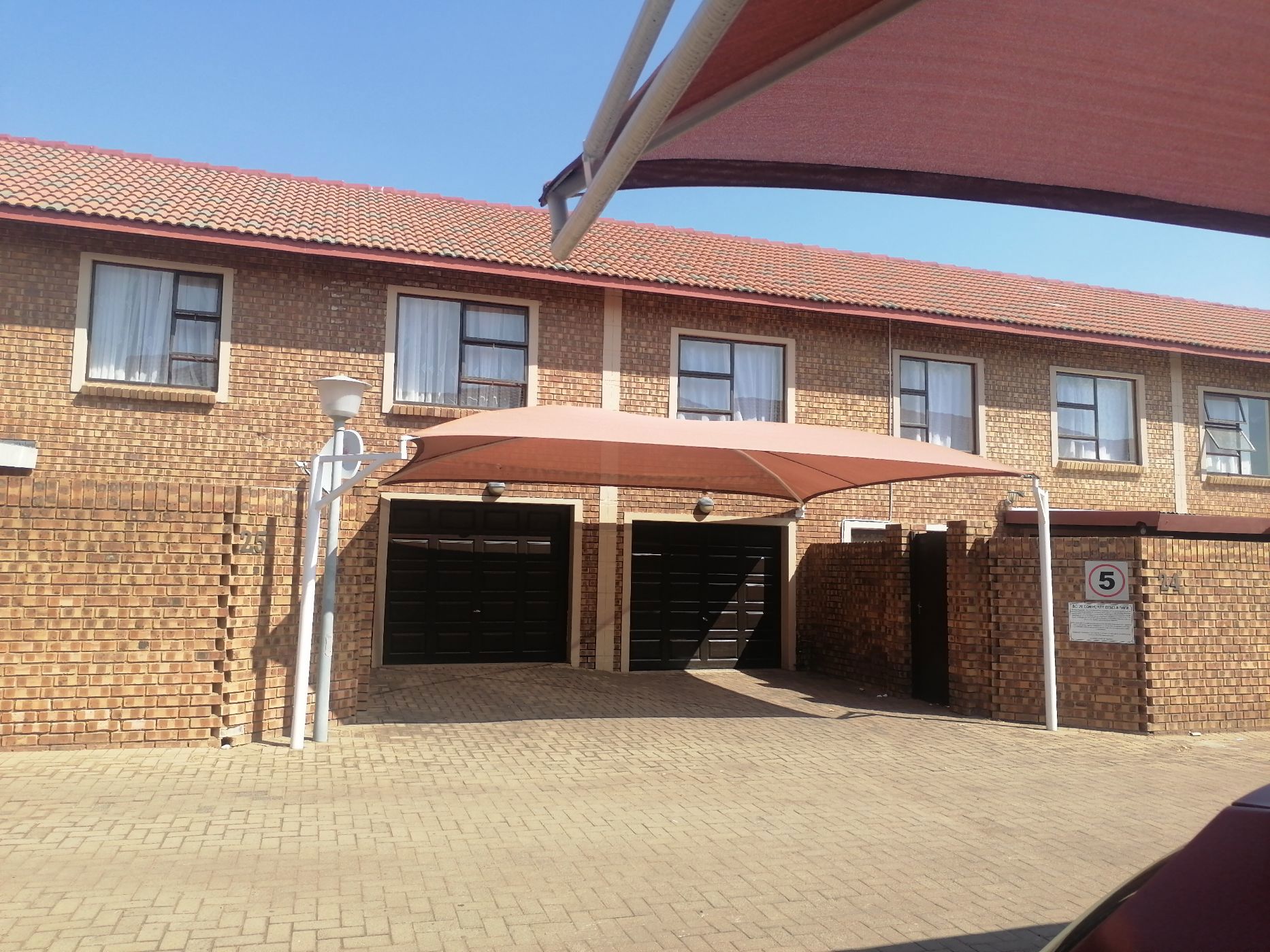 3 Bedroom Doublestorey Apartment For Sale Middelburg (Mpumalanga