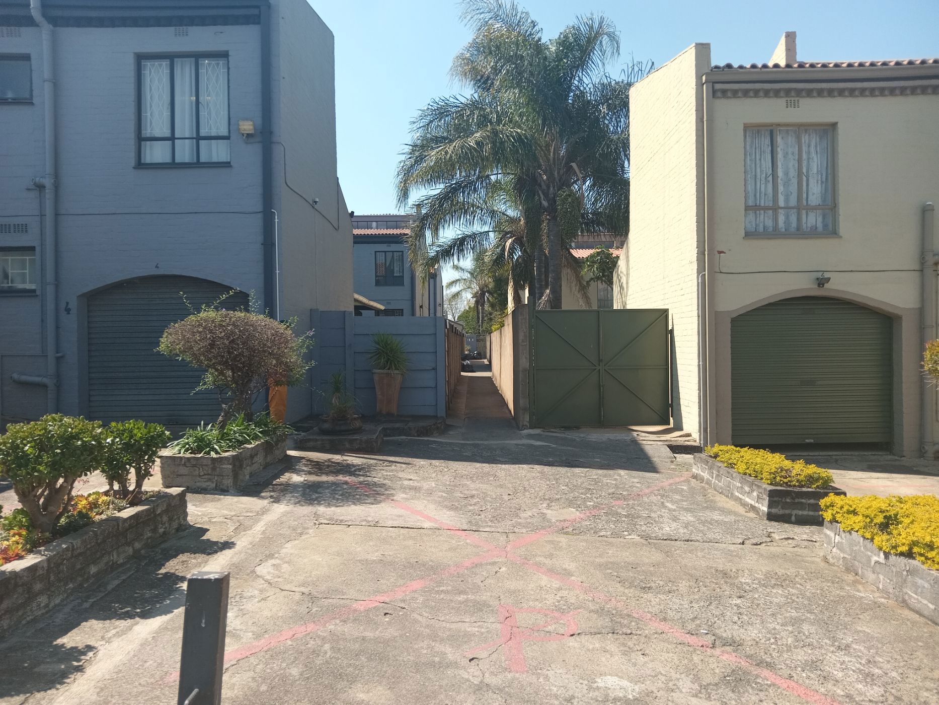 2 bedroom apartment for sale in Hutten Heights