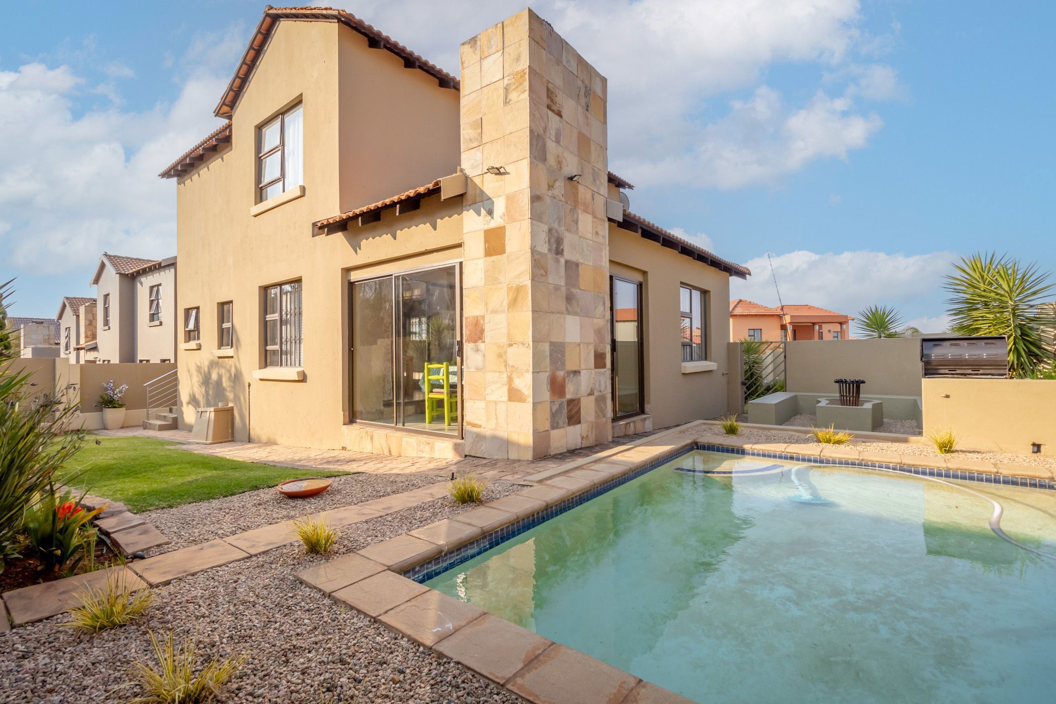 4 Bedroom Security Estate Home For Sale Pinehaven 1KR1628342 Pam