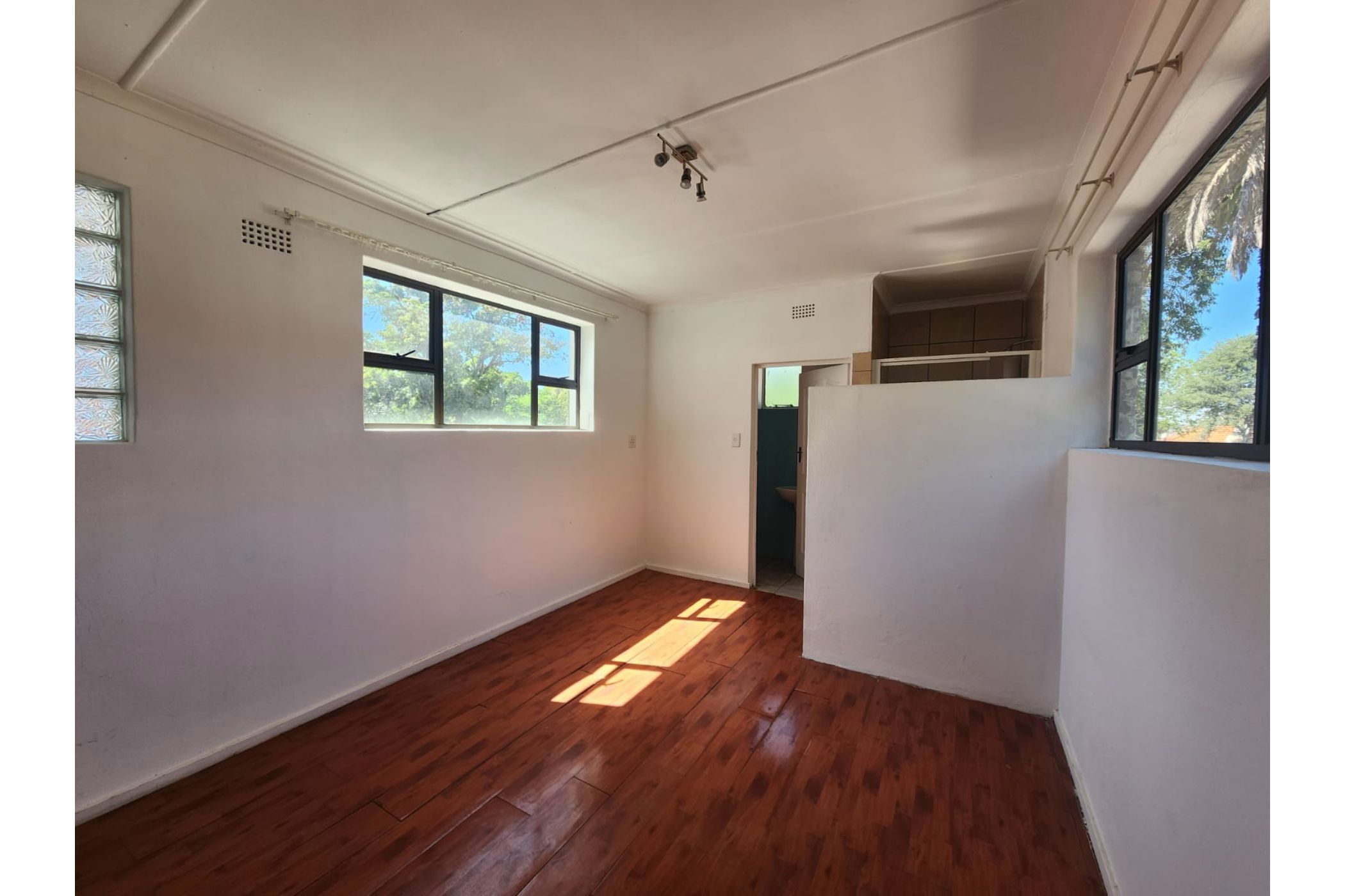 5 Bedroom House For Sale Observatory (Johannesburg) BED1634380