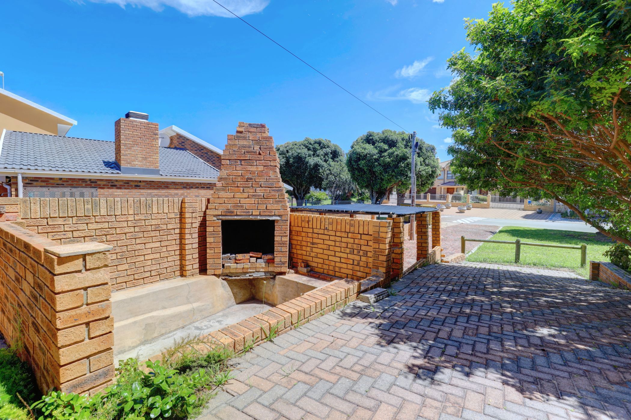 6 Bedroom House For Sale Bayview (Hartenbos) 1MB1633932 Pam