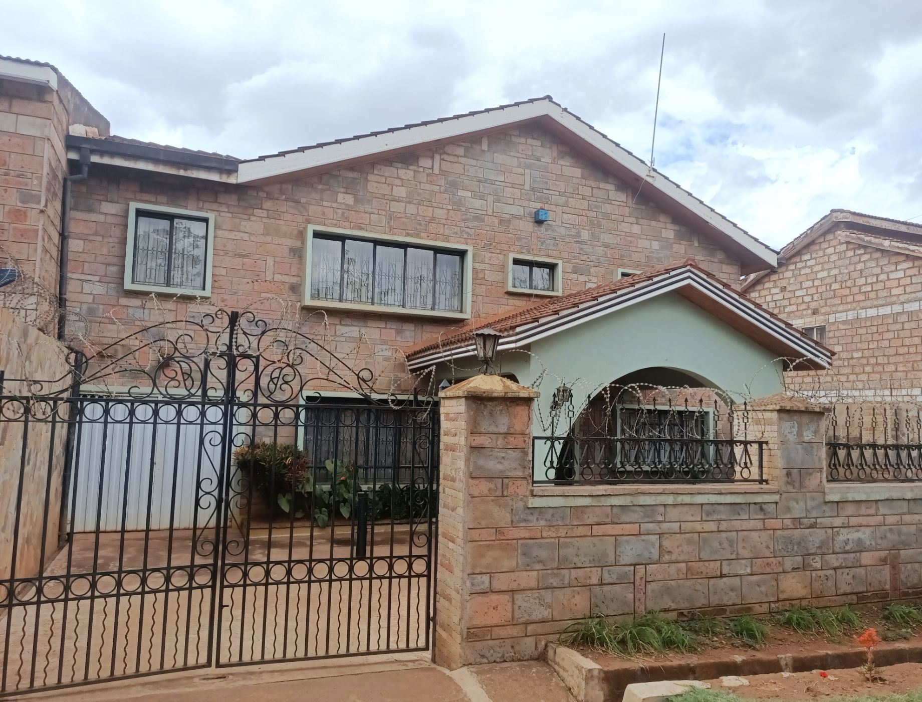 6 bedroom townhouse for sale in Thika (Kenya)