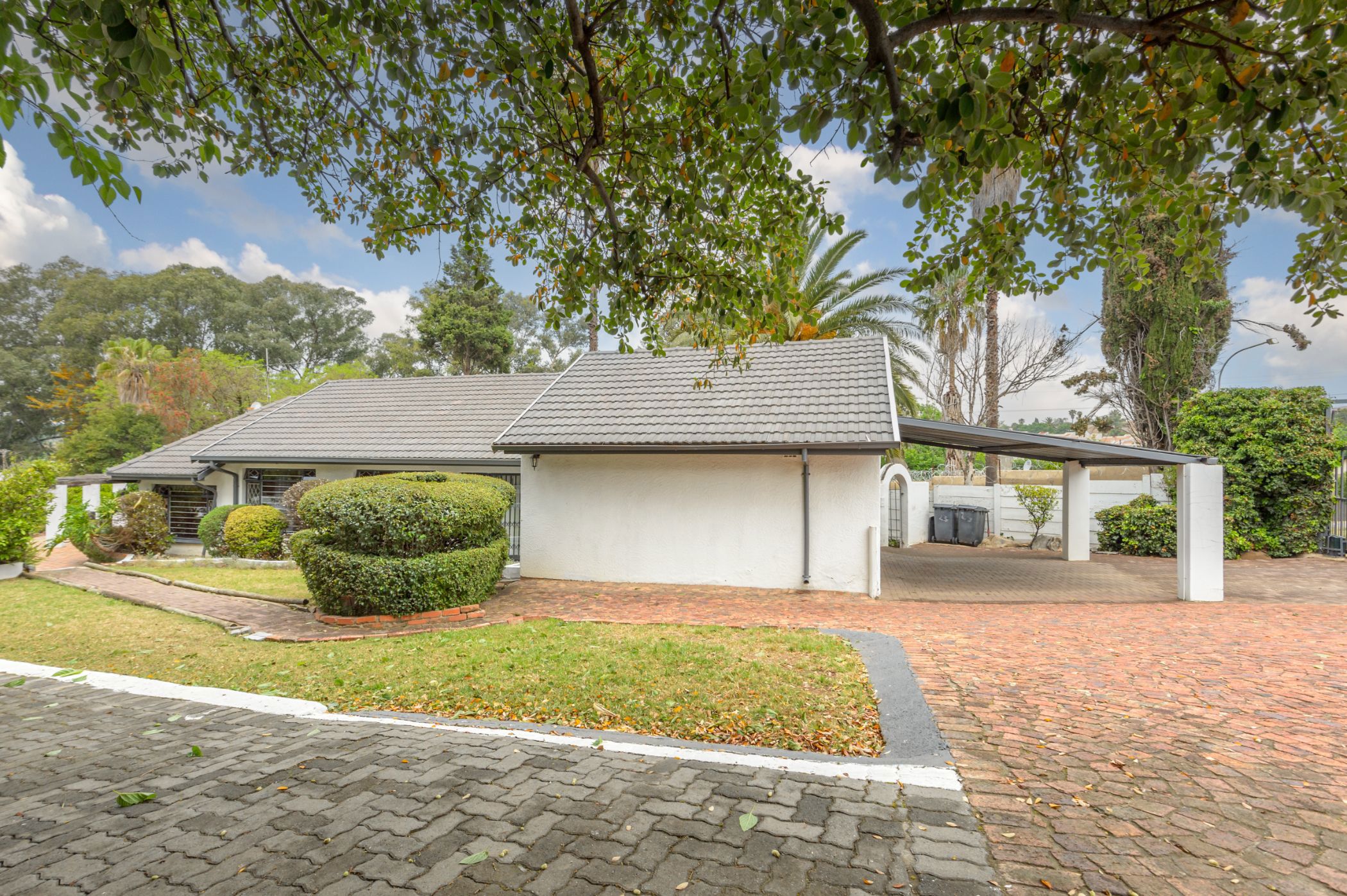 3 Bedroom House For Sale Lombardy BED1633570 Pam Golding Properties