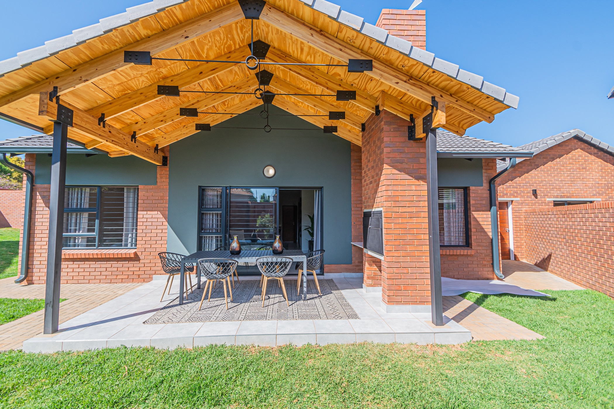 3 bedroom single-storey cluster for sale in Boardwalk Villas