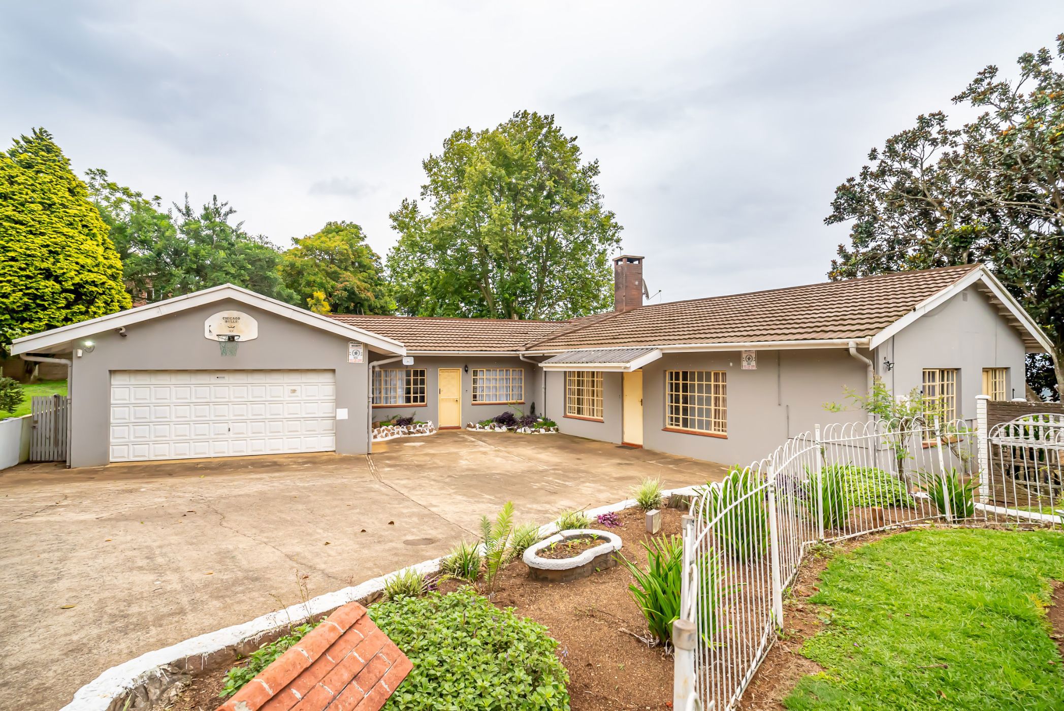 5 Bedroom Singlestorey House For Sale Bothas Hill 1KF1633325 Pam