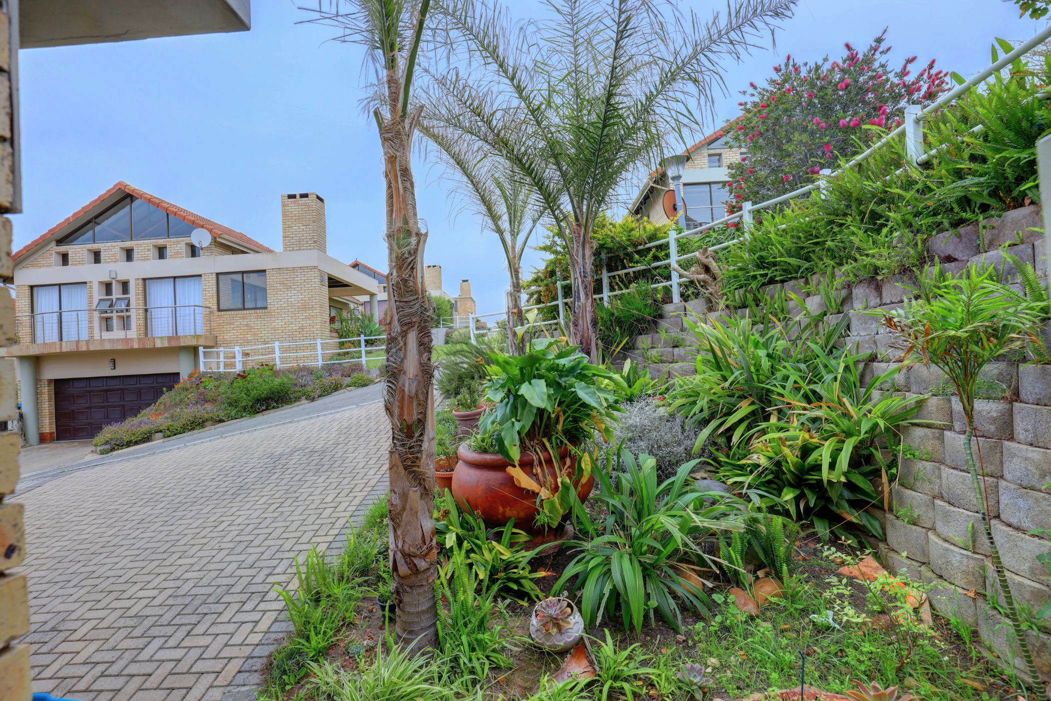 4 Bedroom Townhouse For Sale Seemeeupark (Hartenbos) 1MB1632003