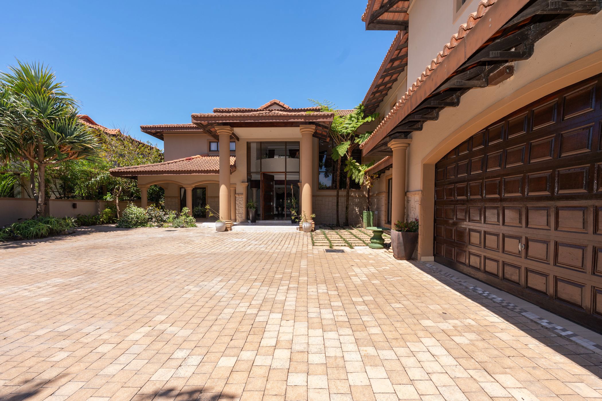 5 bedroom security estate home for sale in Izinga