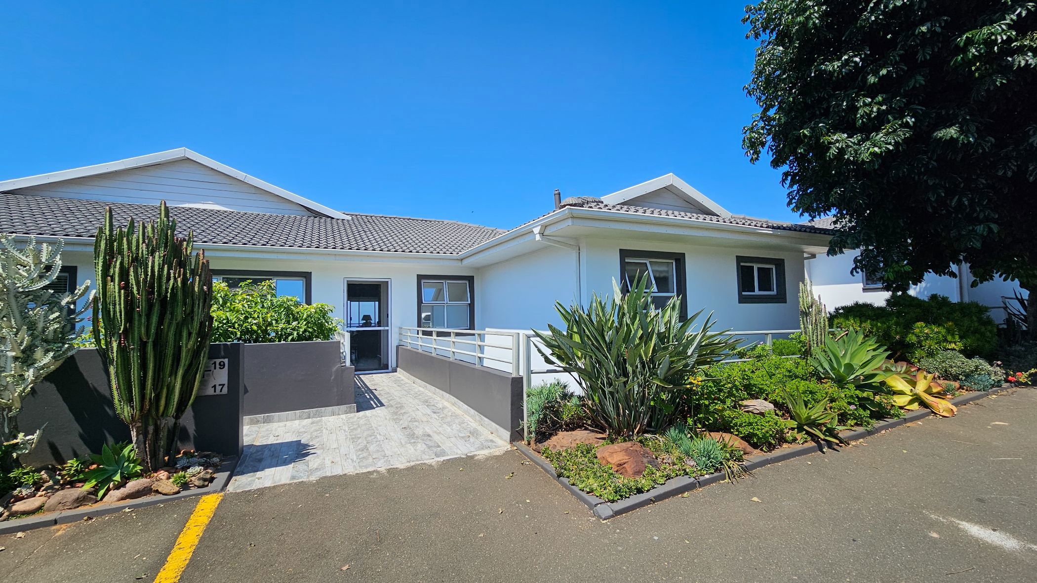 4 Bedroom House For Sale Beverley Hills Estate 1BD1630744 Pam