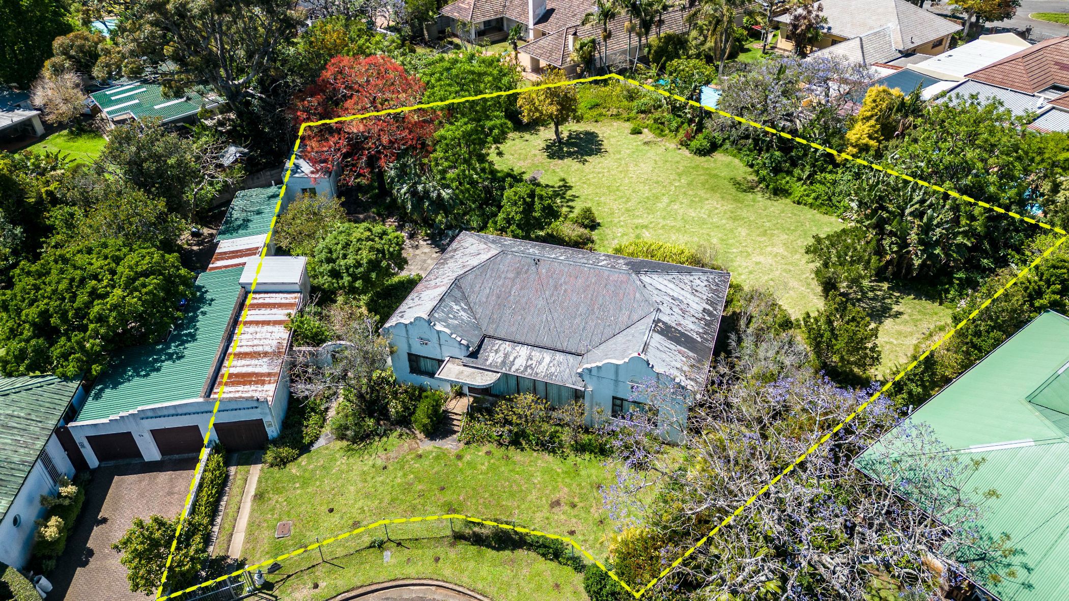 5 Bedroom House For Sale Vincent 1ET1635270 Pam Golding Properties