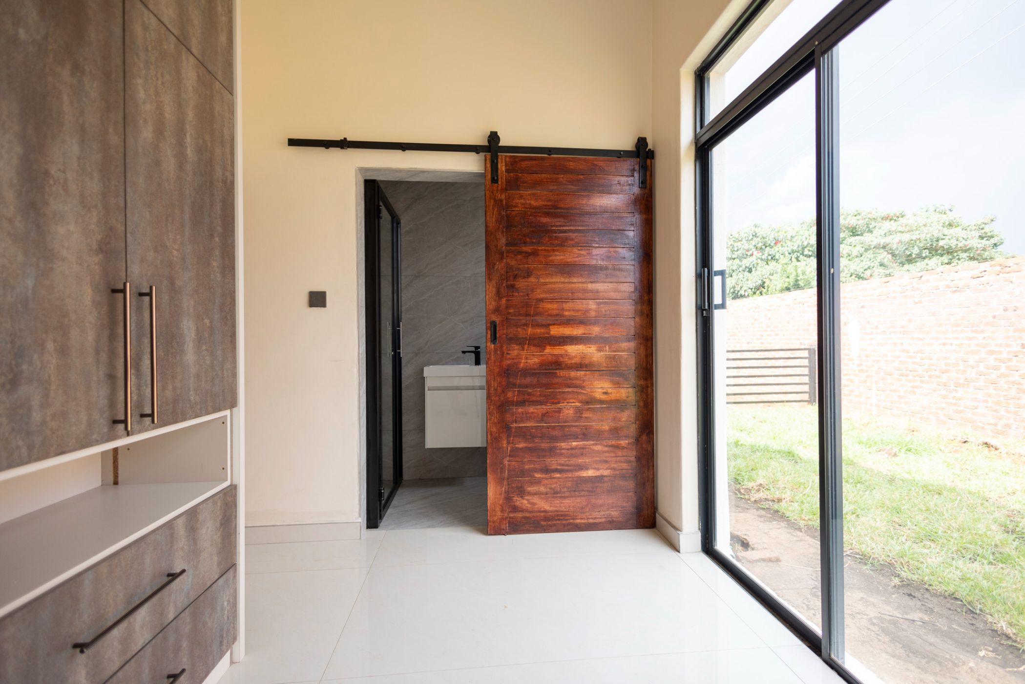 4 Bedroom Doublestorey Cluster For Sale Mount Pleasant (Zimbabwe