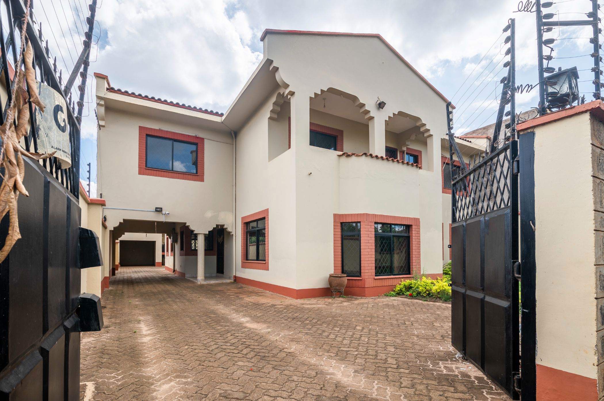 5 bedroom double-storey house for sale in Thika (Kenya)