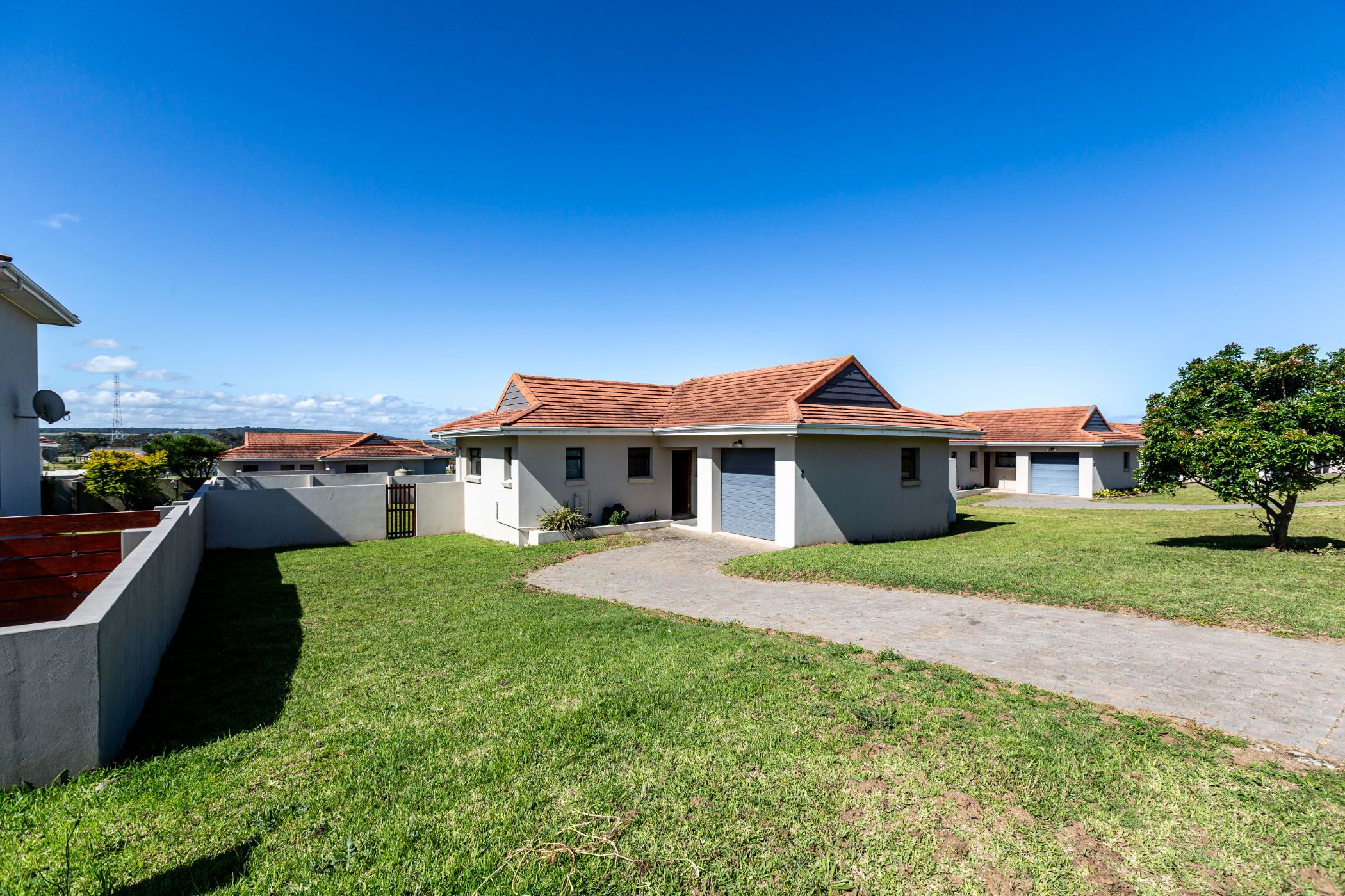 3 Bedroom House For Sale Kidds Beach 1ET1635274 Pam Golding Properties