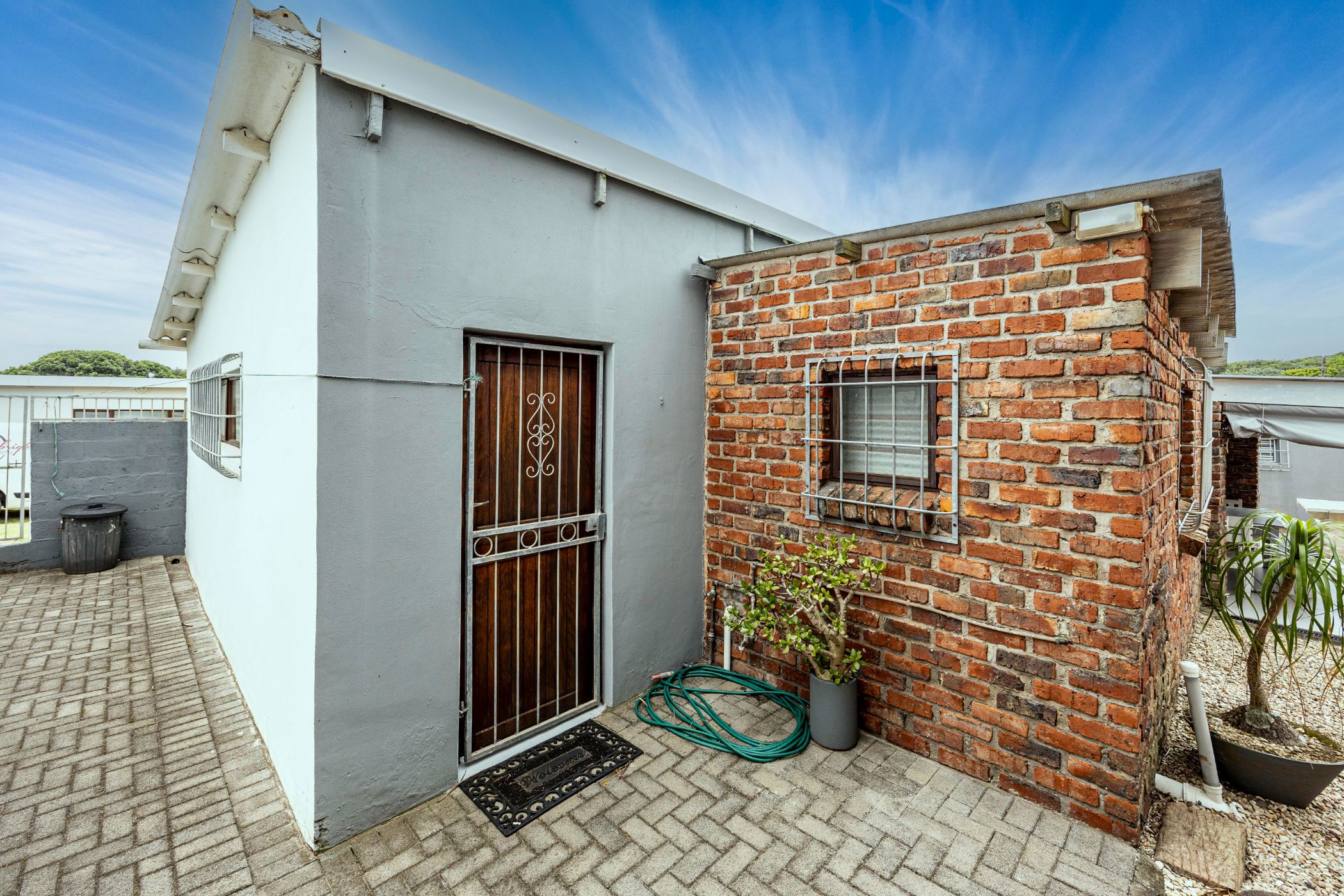 3 Bedroom House For Sale Queensberry Bay (East London) 1ET1634036