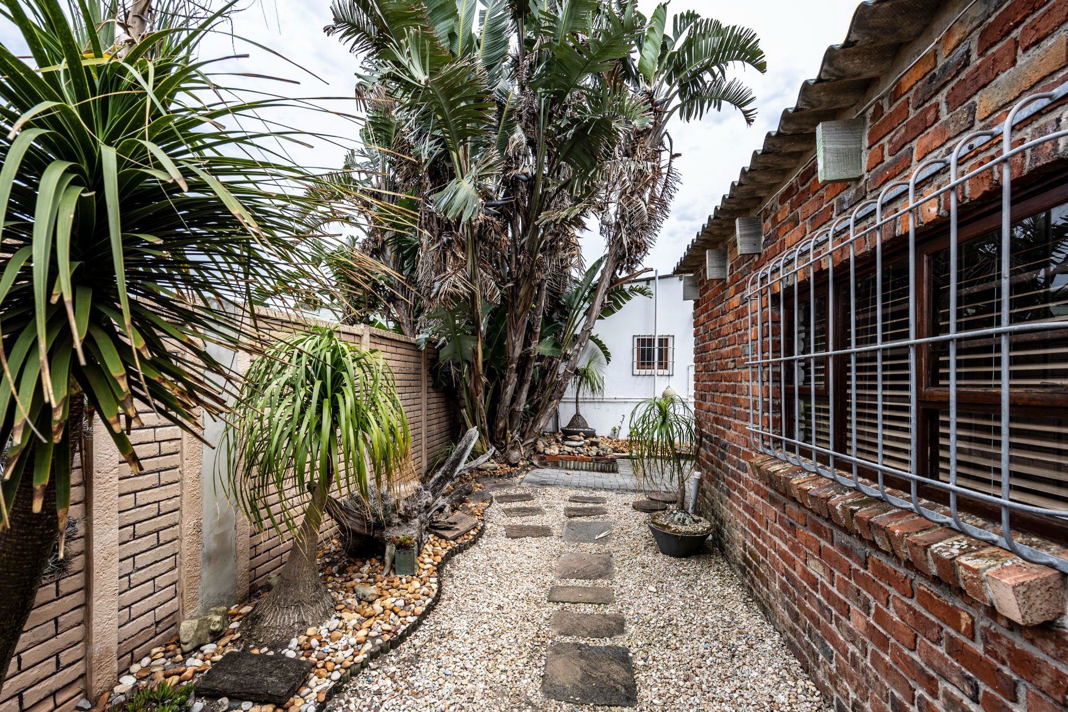 3 Bedroom House For Sale Queensberry Bay (East London) 1ET1634036