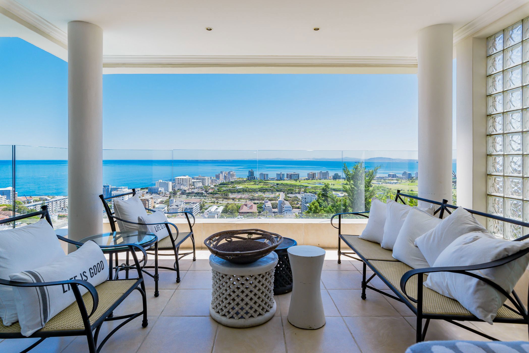 4 Bedroom House To Rent Green Point (Cape Town) ASL1635390 Pam