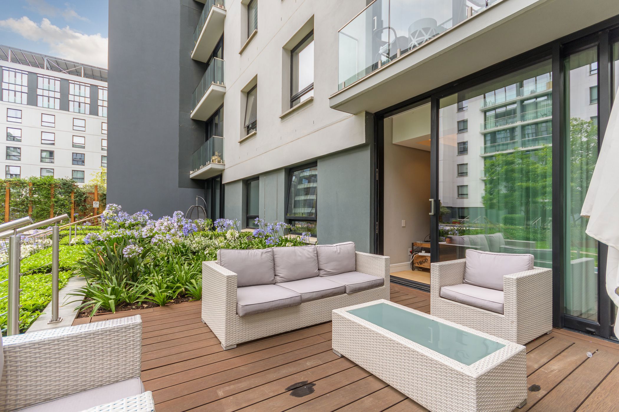 2 bedroom garden apartment for sale in Melrose Arch