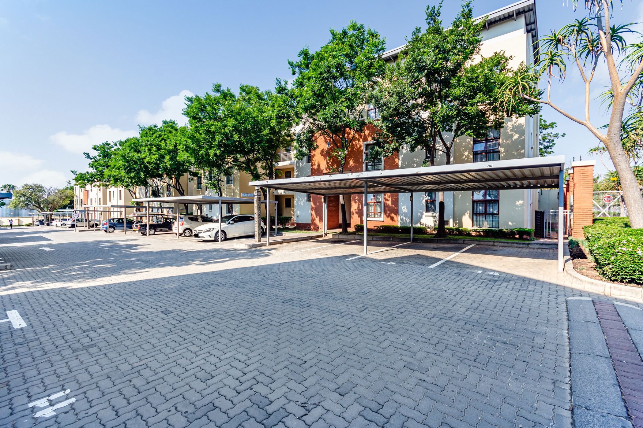 2 Bedroom Apartment For Sale Ferndale (Randburg) RAN1637065 Pam