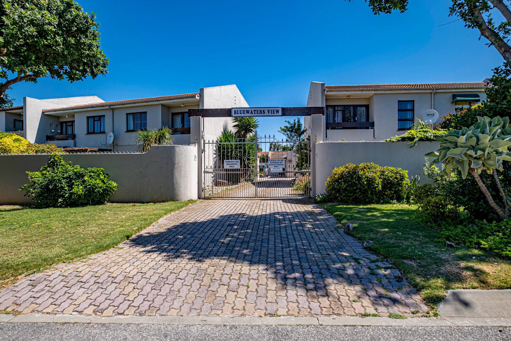 3 Bedroom Townhouse For Sale Bluewater Bay (Port Elizabeth (Gqeberha