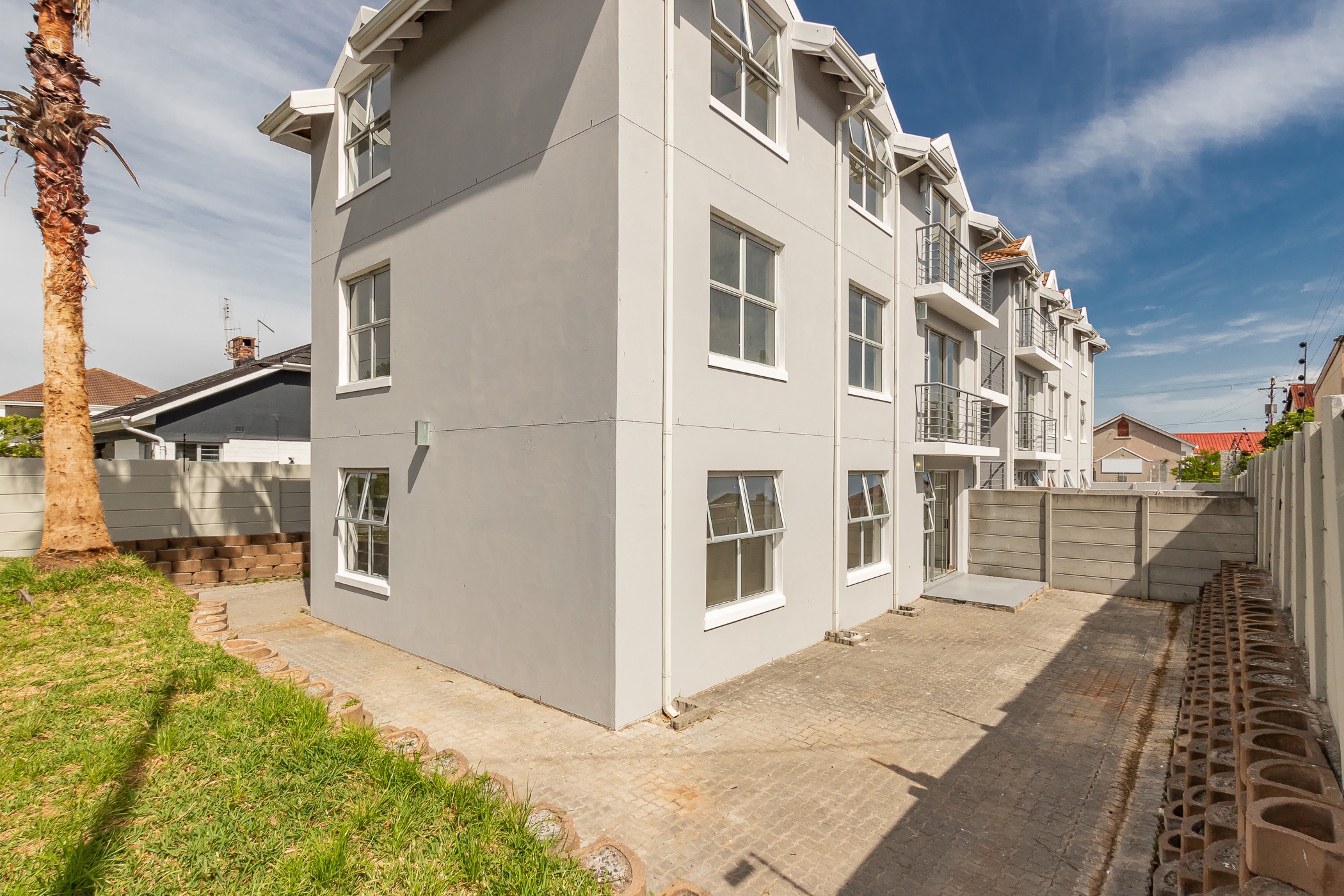 3 Bedroom Apartment For Sale Wynberg (Cape Town) KW1637788 Pam