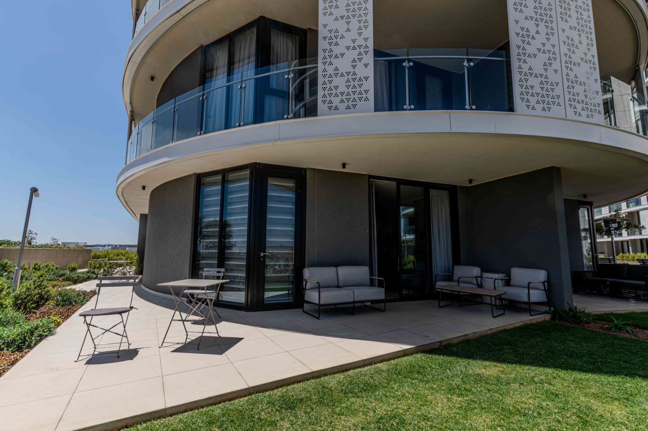 2 Bedroom Apartment For Sale Waterfall (Midrand) MR1638452 Pam Golding Properties