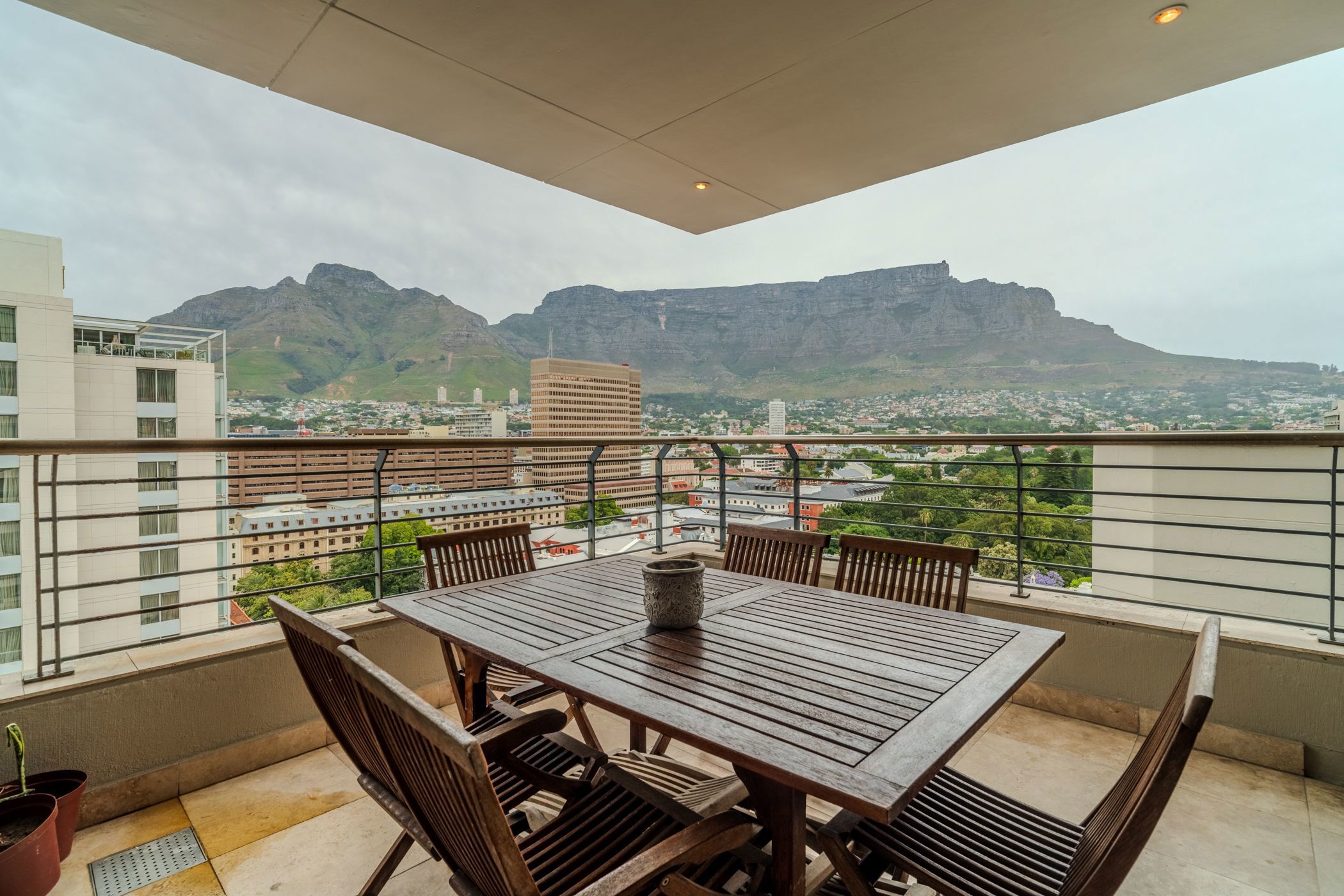 2 Bedroom Apartment For Sale Cape Town Central AS1637860 Pam