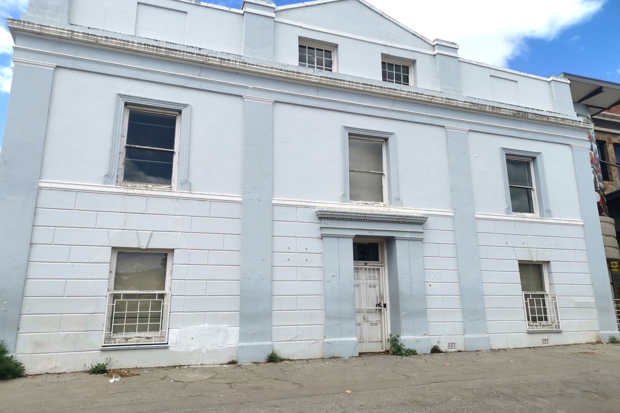 385 m&sup2; commercial building for sale in Grahamstown Central (Makhanda Central) 