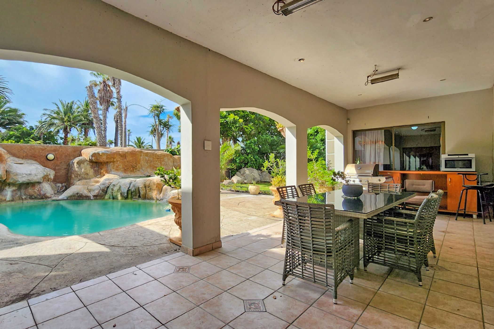 6 Bedroom Doublestorey House For Sale Sunset Beach (Cape Town