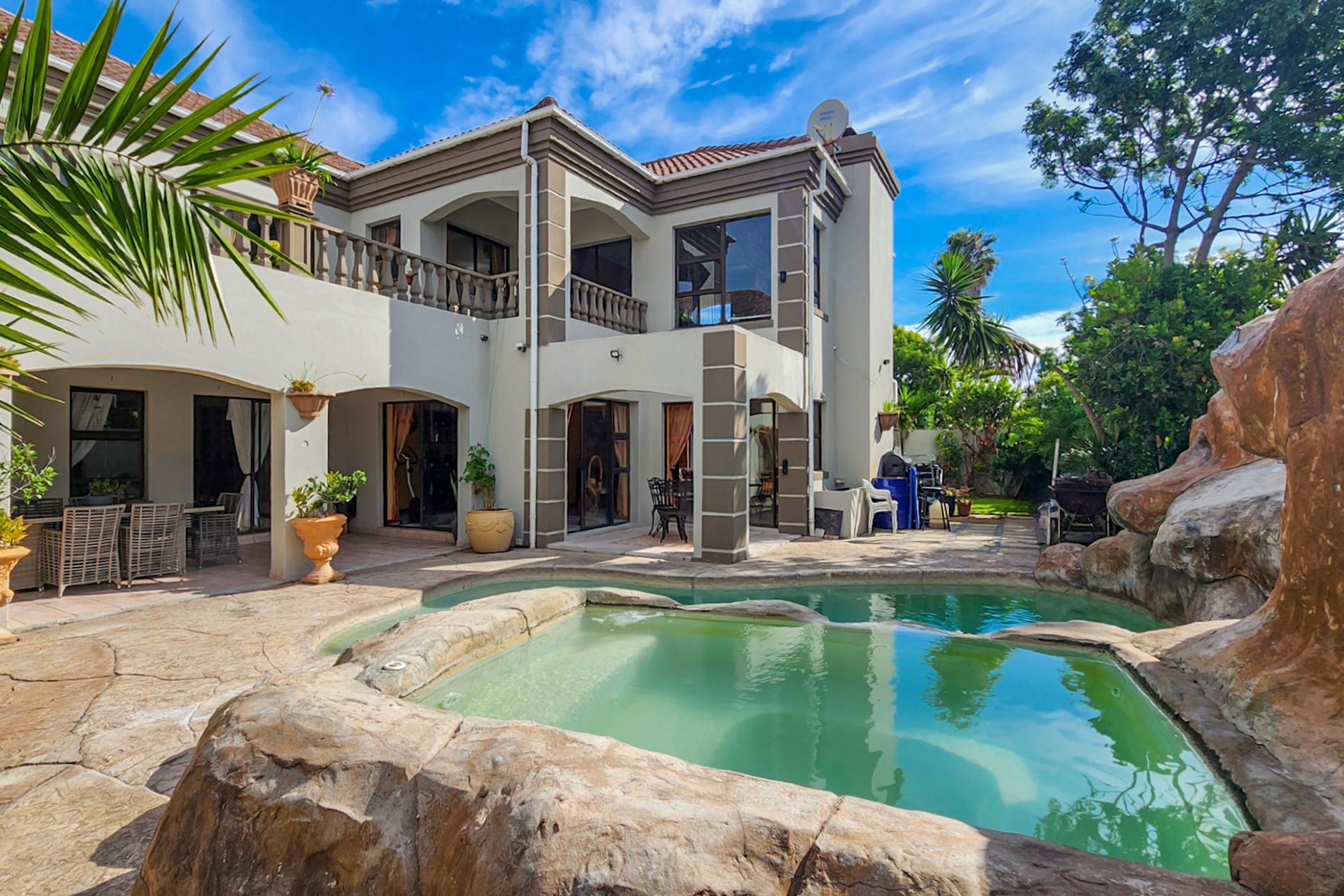 6 Bedroom Doublestorey House For Sale Sunset Beach (Cape Town