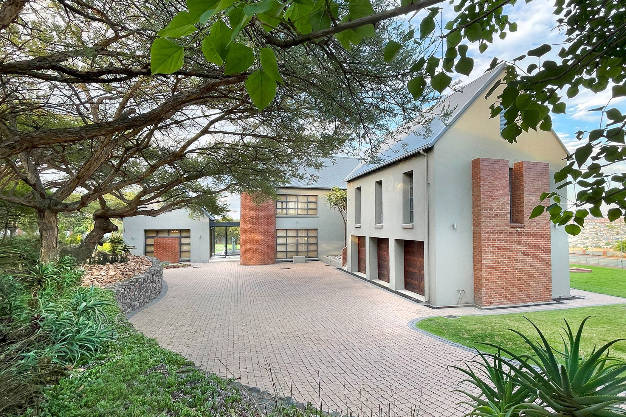 4 bedroom house for sale in Waterfall Equestrian Estate