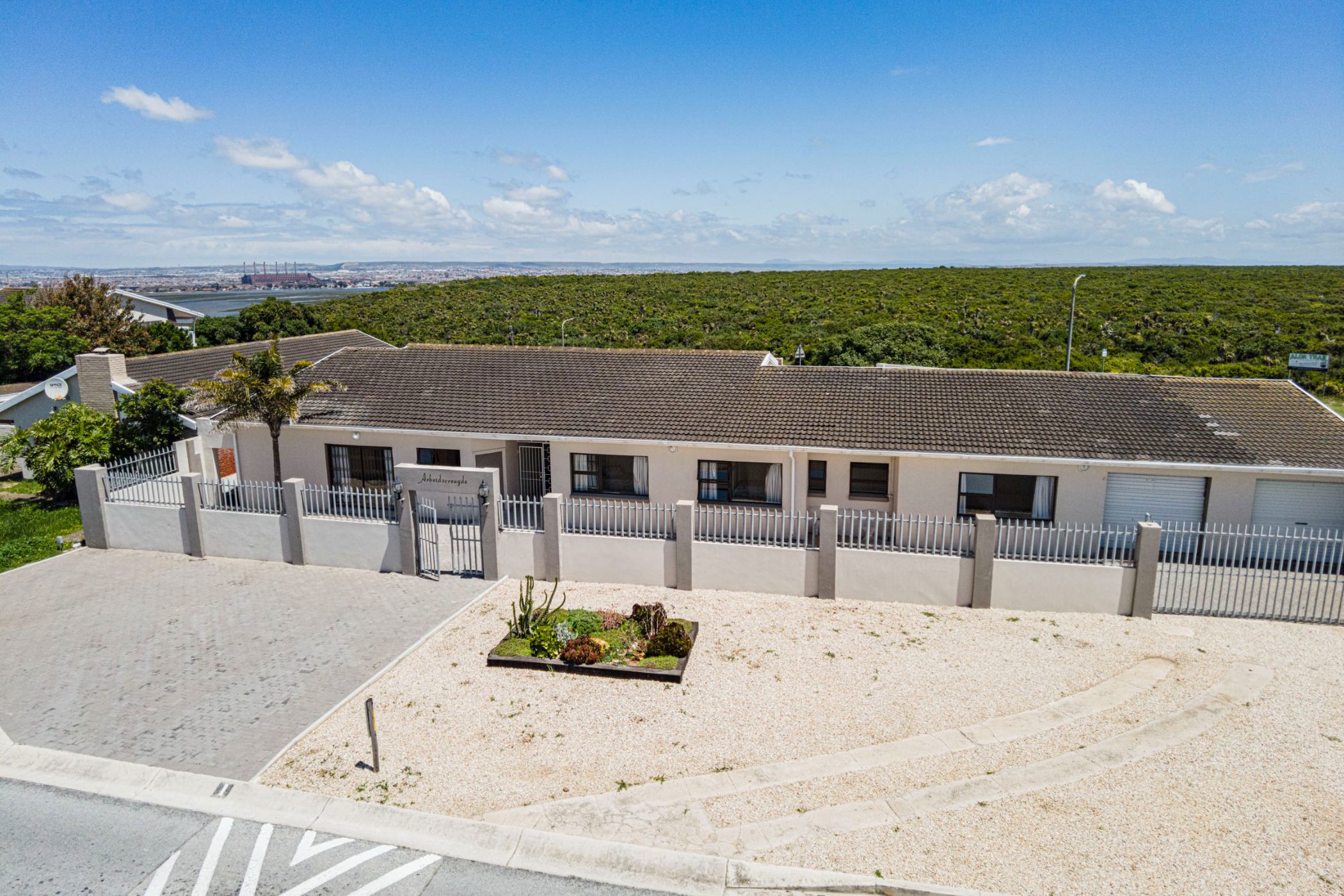 5 Bedroom House For Sale Bluewater Bay (Port Elizabeth (Gqeberha