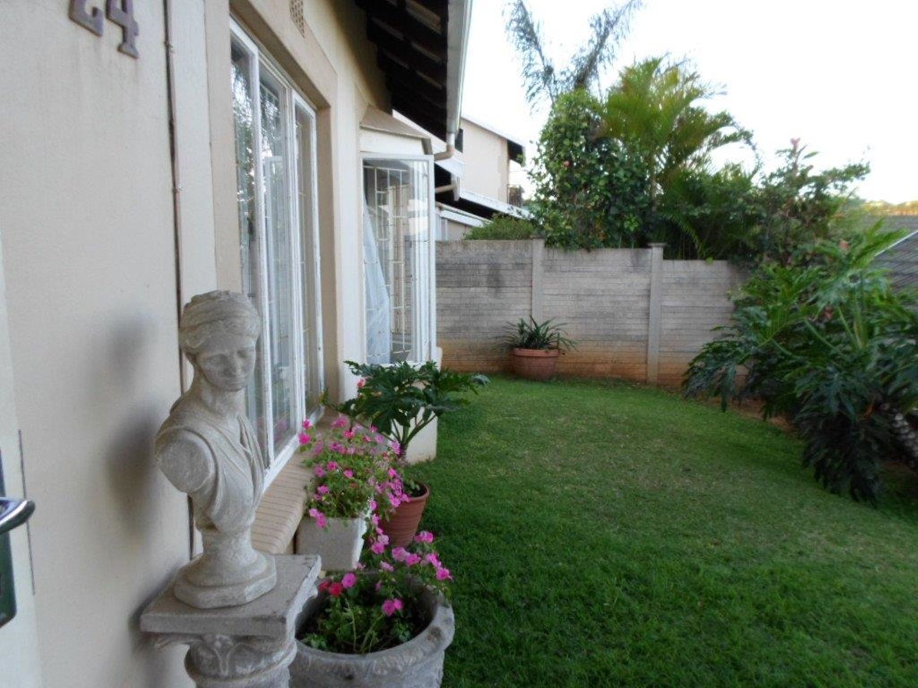 3 Bedroom Apartment For Sale Somerset Park (uMhlanga) 1ND1639535