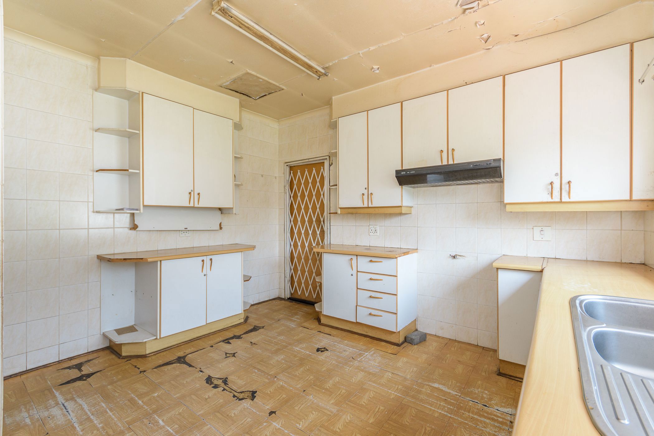 4 Bedroom House For Sale Bank Assisted Sale by Standard Bank