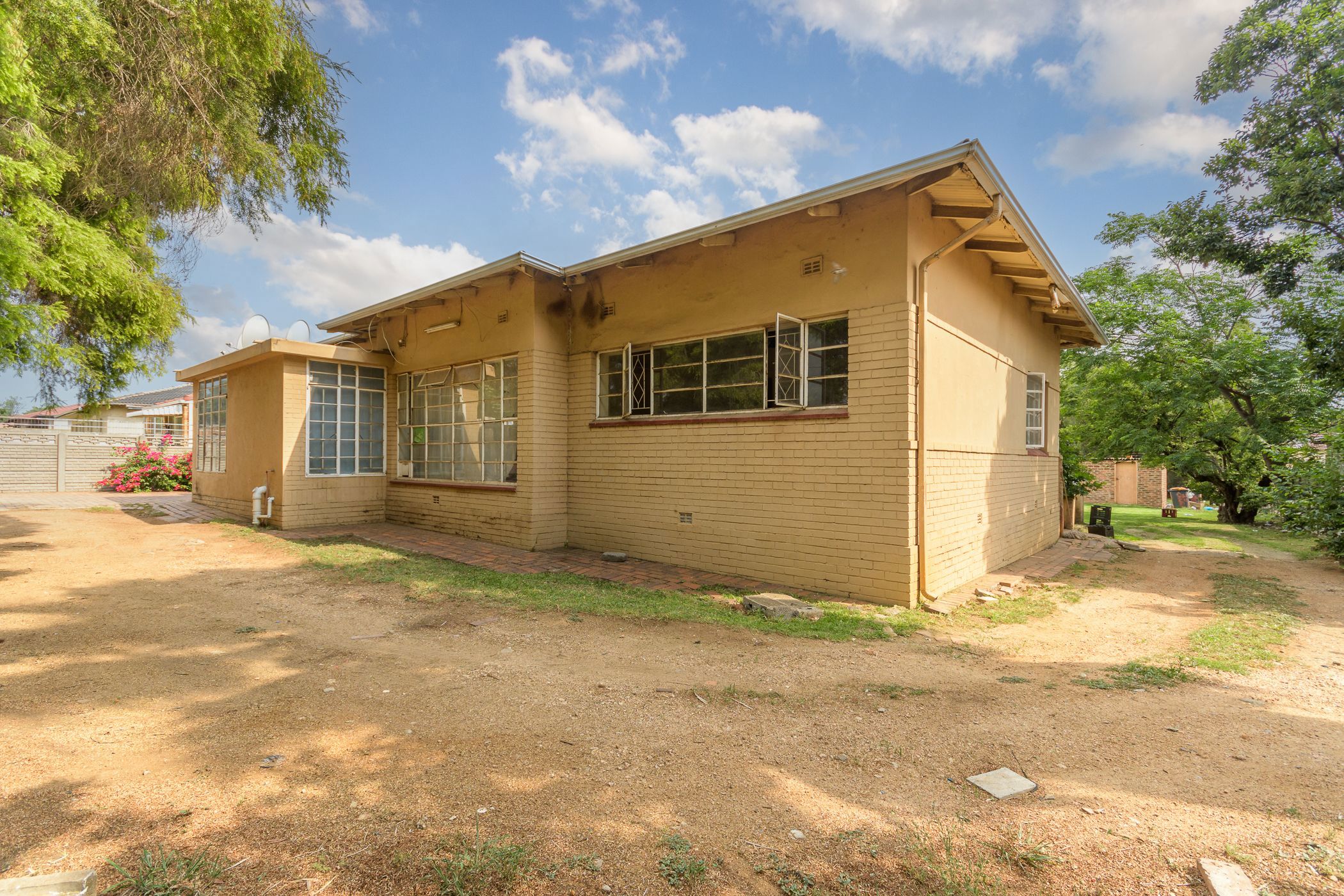 4 Bedroom House For Sale Bank Assisted Sale by Standard Bank