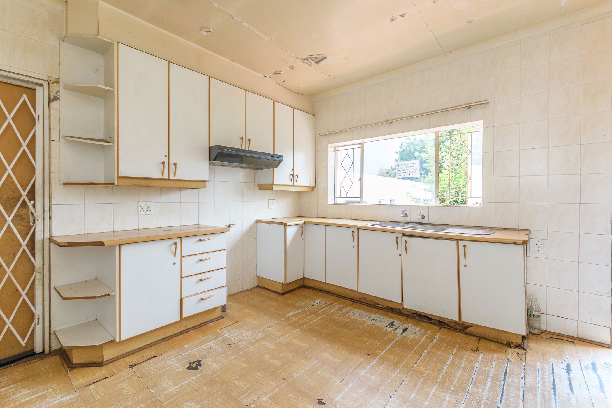 4 Bedroom House For Sale Bank Assisted Sale by Standard Bank