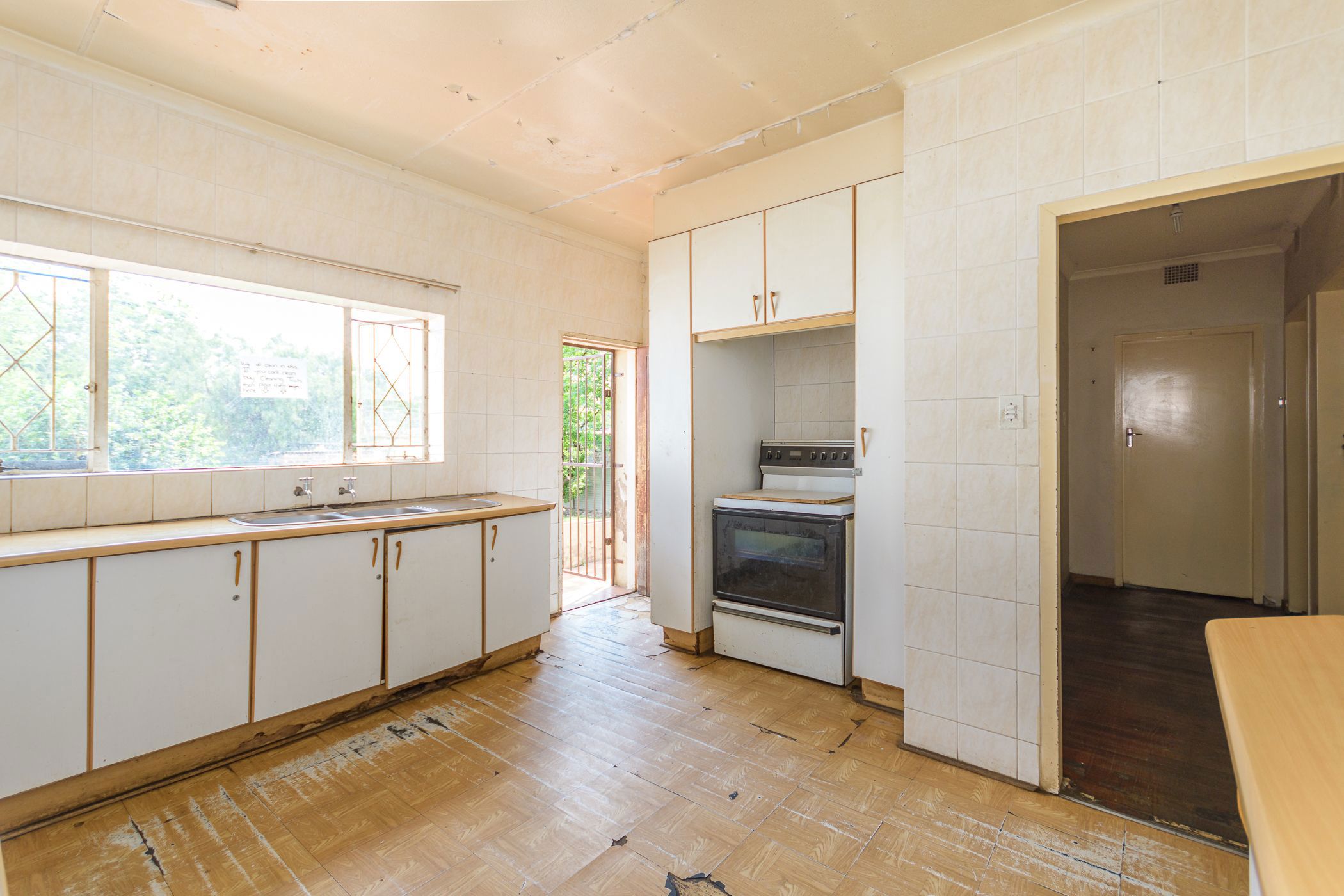 4 Bedroom House For Sale Bank Assisted Sale by Standard Bank