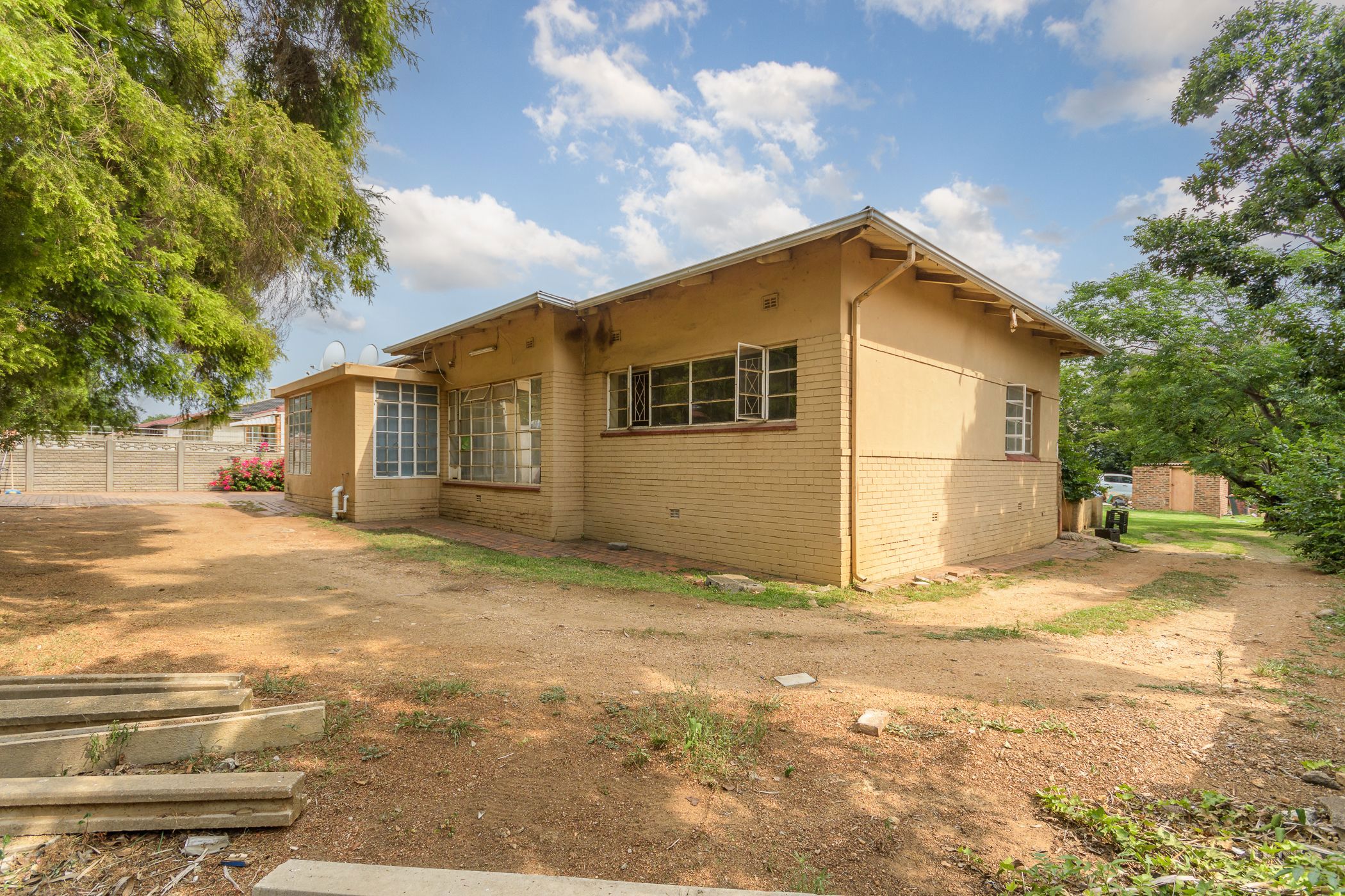 4 Bedroom House For Sale Bank Assisted Sale by Standard Bank