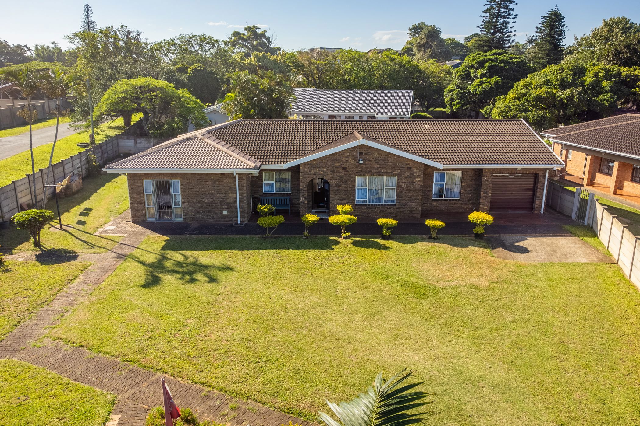 4 Bedroom House For Sale Oslo Beach (KwaZuluNatal) 1PX1635092