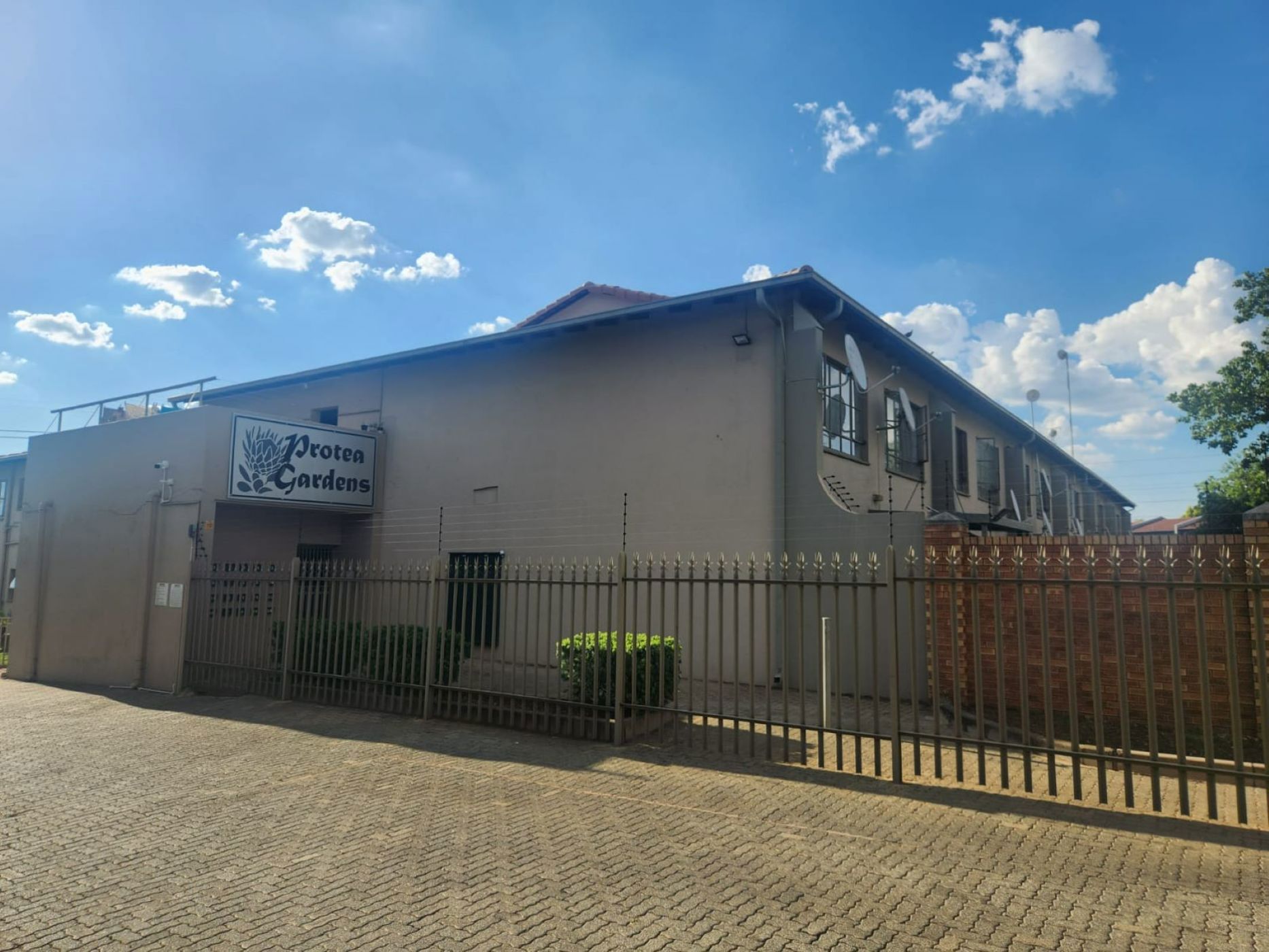 2 Bedroom Apartment For Sale Verwoerdpark (Alberton) 1AB1638930